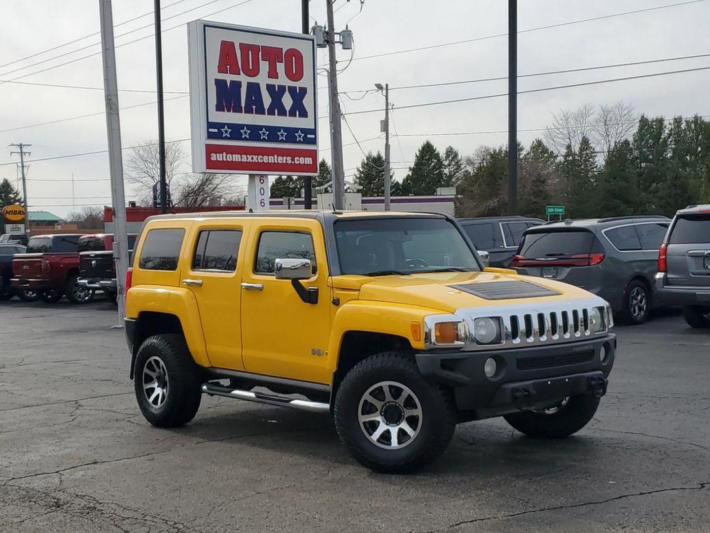 2006 Yellow /Ebony Hummer H3 Sport Utility (5GTDN136268) with an 3.5L L5 DOHC 20V engine, 4-speed automatic transmission, located at 6064 Gull Rd, Kalamazoo, MI, 49048, (269) 222-0088, 42.328388, -85.512924 - Unleash your adventurous spirit with this rugged 2006 Hummer H3 1/2 ton Base, a true icon of off-road capability and urban style! This robust vehicle is powered by a reliable 5-cylinder, 3.5L engine, providing the perfect balance of power and efficiency for both city streets and rugged trails. With - Photo#0