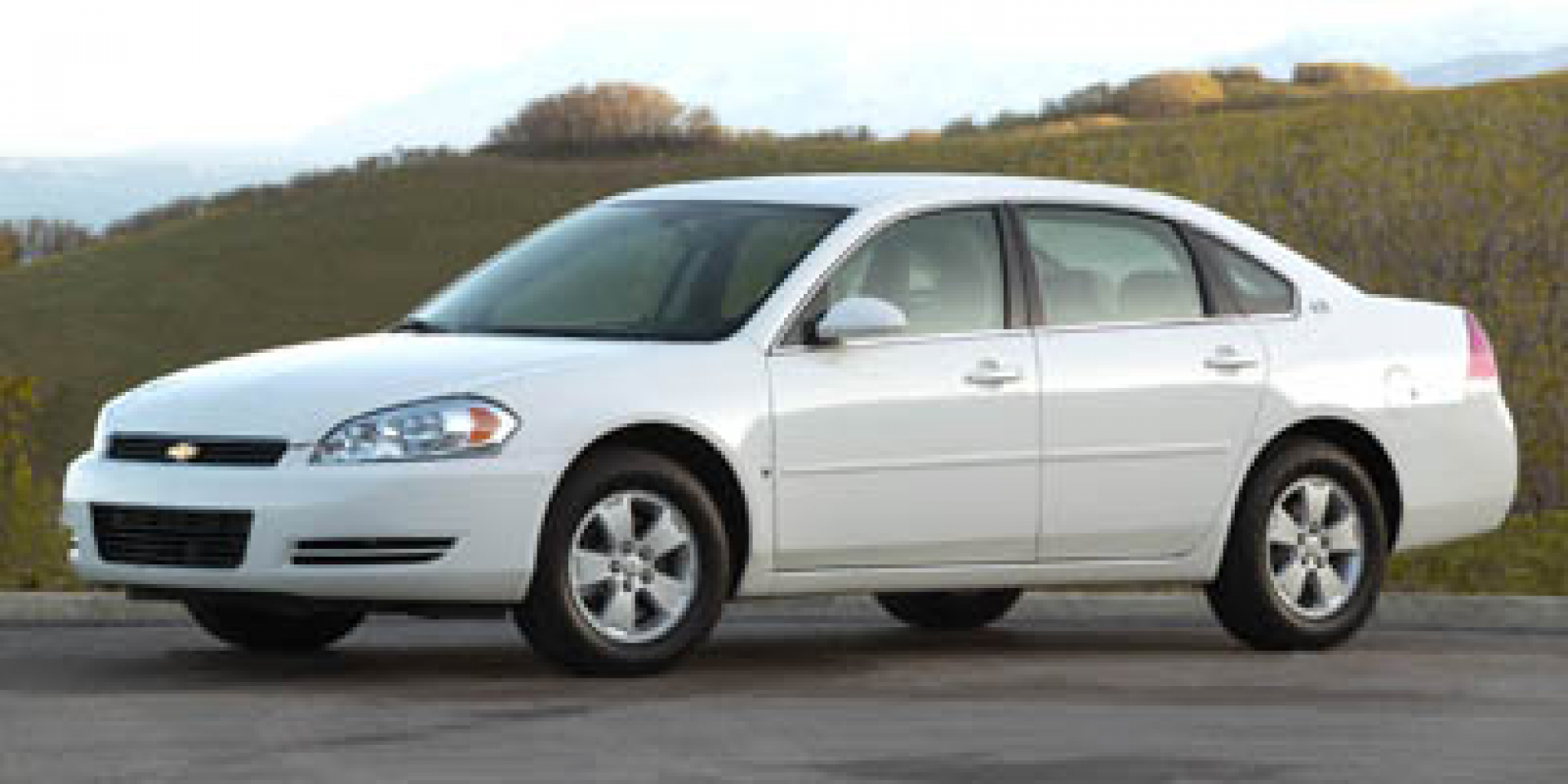 2007 Imperial Blue Metallic /Neutral Chevrolet Impala LT1 3.5L (2G1WT58K979) with an 3.5L V6 OHV 12V FFV engine, 4-Speed Automatic Overdrive transmission, located at 6064 Gull Rd, Kalamazoo, MI, 49048, (269) 222-0088, 42.328388, -85.512924 - Discover the remarkable 2007 Chevrolet Impala 3.5L LT, a timeless sedan that combines comfort, performance, and reliability. This exceptional model, which has been meticulously maintained to offer 0 miles, is an ideal choice for those seeking a sophisticated driving experience.<br><br>Under the hood - Photo#0