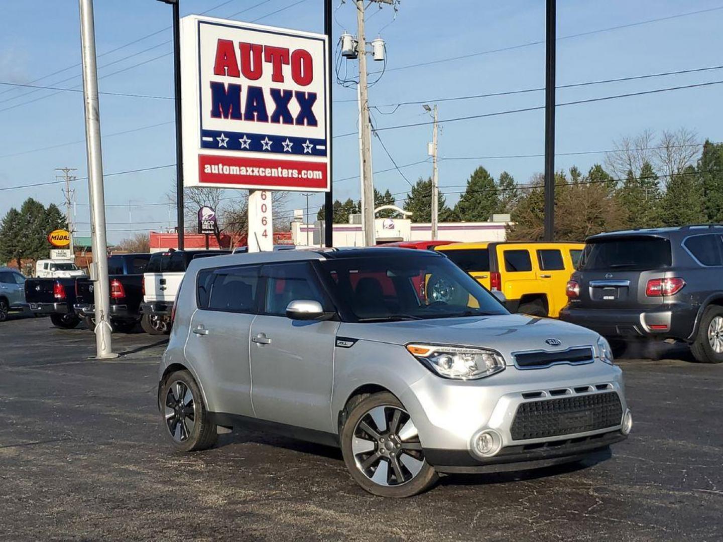 2015 Bright Silver /Black Kia Soul ! (KNDJX3A56F7) with an 2.0L L4 DOHC 16V engine, 6-Speed Automatic transmission, located at 6064 Gull Rd, Kalamazoo, MI, 49048, (269) 222-0088, 42.328388, -85.512924 - <b>Vehicle Details</b><br>The Whole Shabang Package Sun and Sound Package the perfect blend of style, efficiency, and modern features with this 2015 Kia Soul !. This distinctive hatchback is equipped with front-wheel drive and powered by a robust 4-cylinder, 2.0L engine, delivering a smooth and re - Photo#0