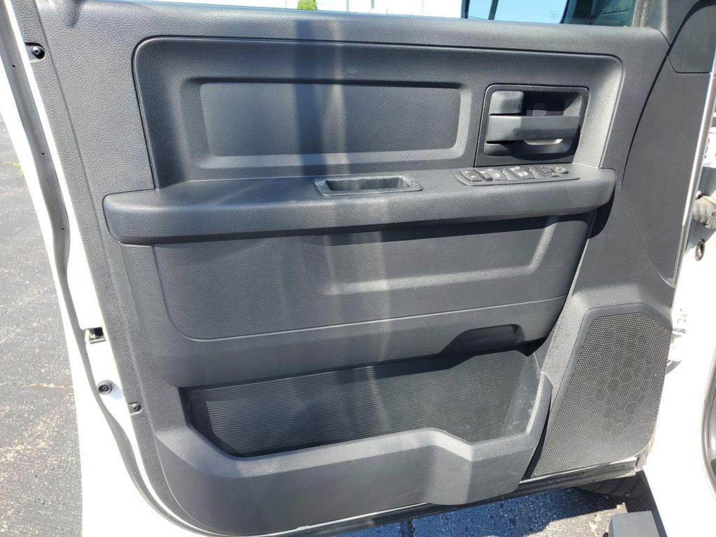 2016 Bright White Clearcoat /Diesel Gray/Black RAM 1500 Tradesman Quad Cab 4WD (1C6RR7FT0GS) with an 5.7L V8 OHV 16V engine, 6A transmission, located at 6064 Gull Rd, Kalamazoo, MI, 49048, (269) 222-0088, 42.328388, -85.512924 - Experience the power and versatility of the 2016 Ram 1500, a robust pickup designed to tackle any challenge. Equipped with a formidable V8, 5.7L engine and 4WD, this truck delivers exceptional performance both on and off the road. With its clean CARFAX report, you can have peace of mind knowing that - Photo#8