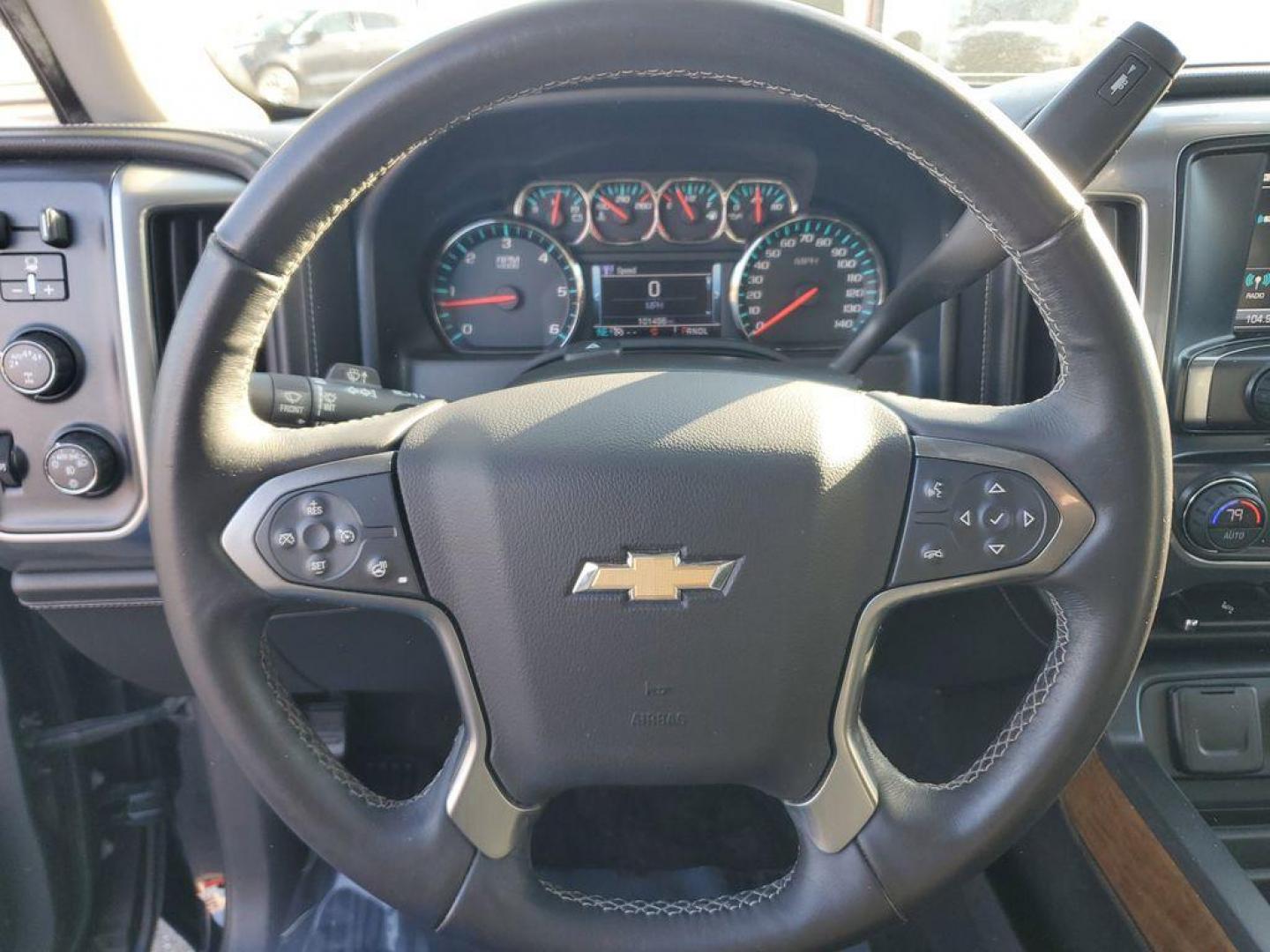 2017 Black /Jet Black Chevrolet Silverado 1500 LTZ Crew Cab Long Box 4WD (3GCUKSEC6HG) with an 5.3L V8 OHV 16V engine, 6A transmission, located at 6064 Gull Rd, Kalamazoo, MI, 49048, (269) 222-0088, 42.328388, -85.512924 - For those seeking a blend of power and luxury, look no further than this exceptional 2017 Chevrolet Silverado 1500 LTZ. This robust pickup combines a commanding V8, 5.3L engine with 4WD capabilities, ensuring you conquer any terrain with confidence. Whether you're navigating city streets or rugged t - Photo#16