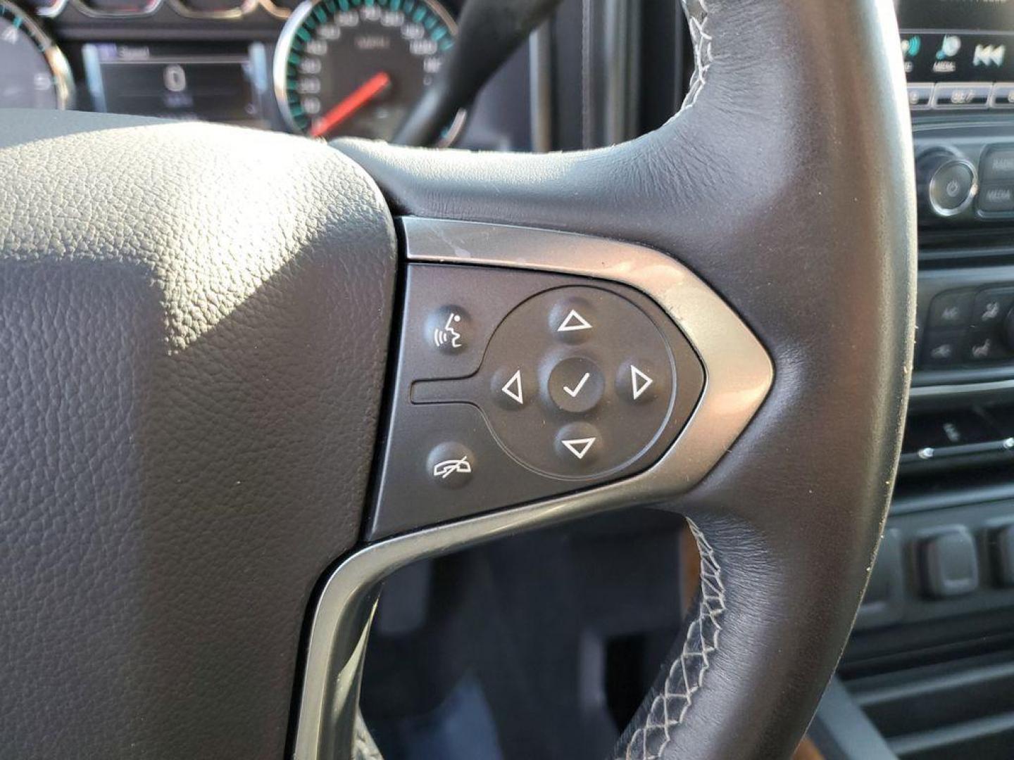 2017 Black /Jet Black Chevrolet Silverado 1500 LTZ Crew Cab Long Box 4WD (3GCUKSEC6HG) with an 5.3L V8 OHV 16V engine, 6A transmission, located at 6064 Gull Rd, Kalamazoo, MI, 49048, (269) 222-0088, 42.328388, -85.512924 - For those seeking a blend of power and luxury, look no further than this exceptional 2017 Chevrolet Silverado 1500 LTZ. This robust pickup combines a commanding V8, 5.3L engine with 4WD capabilities, ensuring you conquer any terrain with confidence. Whether you're navigating city streets or rugged t - Photo#18