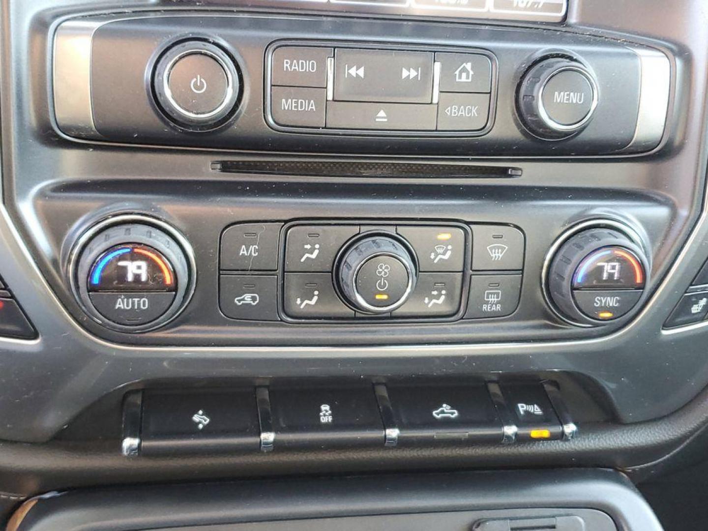 2017 Black /Jet Black Chevrolet Silverado 1500 LTZ Crew Cab Long Box 4WD (3GCUKSEC6HG) with an 5.3L V8 OHV 16V engine, 6A transmission, located at 6064 Gull Rd, Kalamazoo, MI, 49048, (269) 222-0088, 42.328388, -85.512924 - For those seeking a blend of power and luxury, look no further than this exceptional 2017 Chevrolet Silverado 1500 LTZ. This robust pickup combines a commanding V8, 5.3L engine with 4WD capabilities, ensuring you conquer any terrain with confidence. Whether you're navigating city streets or rugged t - Photo#22