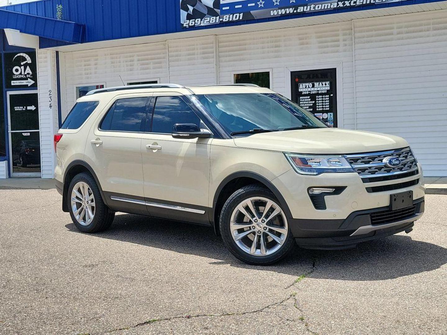 2018 Platinum Dune Metallic Tri-Coat /Medium Stone/Medium Light Stone Ford Explorer XLT 4WD (1FM5K8D86JG) with an 3.5L V6 DOHC 24V engine, 6A transmission, located at 6064 Gull Rd, Kalamazoo, MI, 49048, (269) 222-0088, 42.328388, -85.512924 - Discover the perfect blend of performance and comfort with our 2018 Ford Explorer XLT. This versatile SUV, equipped with 4WD and a robust V6, 3.5L engine, is ready to tackle any journey you have in mind. Whether you're navigating city streets or exploring off-road trails, the Ford Explorer delivers - Photo#0
