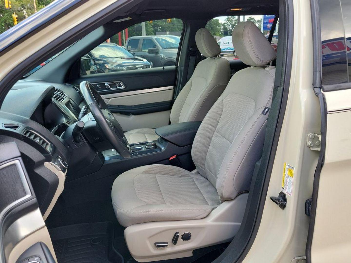 2018 Platinum Dune Metallic Tri-Coat /Medium Stone/Medium Light Stone Ford Explorer XLT 4WD (1FM5K8D86JG) with an 3.5L V6 DOHC 24V engine, 6A transmission, located at 6064 Gull Rd, Kalamazoo, MI, 49048, (269) 222-0088, 42.328388, -85.512924 - Discover the perfect blend of performance and comfort with our 2018 Ford Explorer XLT. This versatile SUV, equipped with 4WD and a robust V6, 3.5L engine, is ready to tackle any journey you have in mind. Whether you're navigating city streets or exploring off-road trails, the Ford Explorer delivers - Photo#7