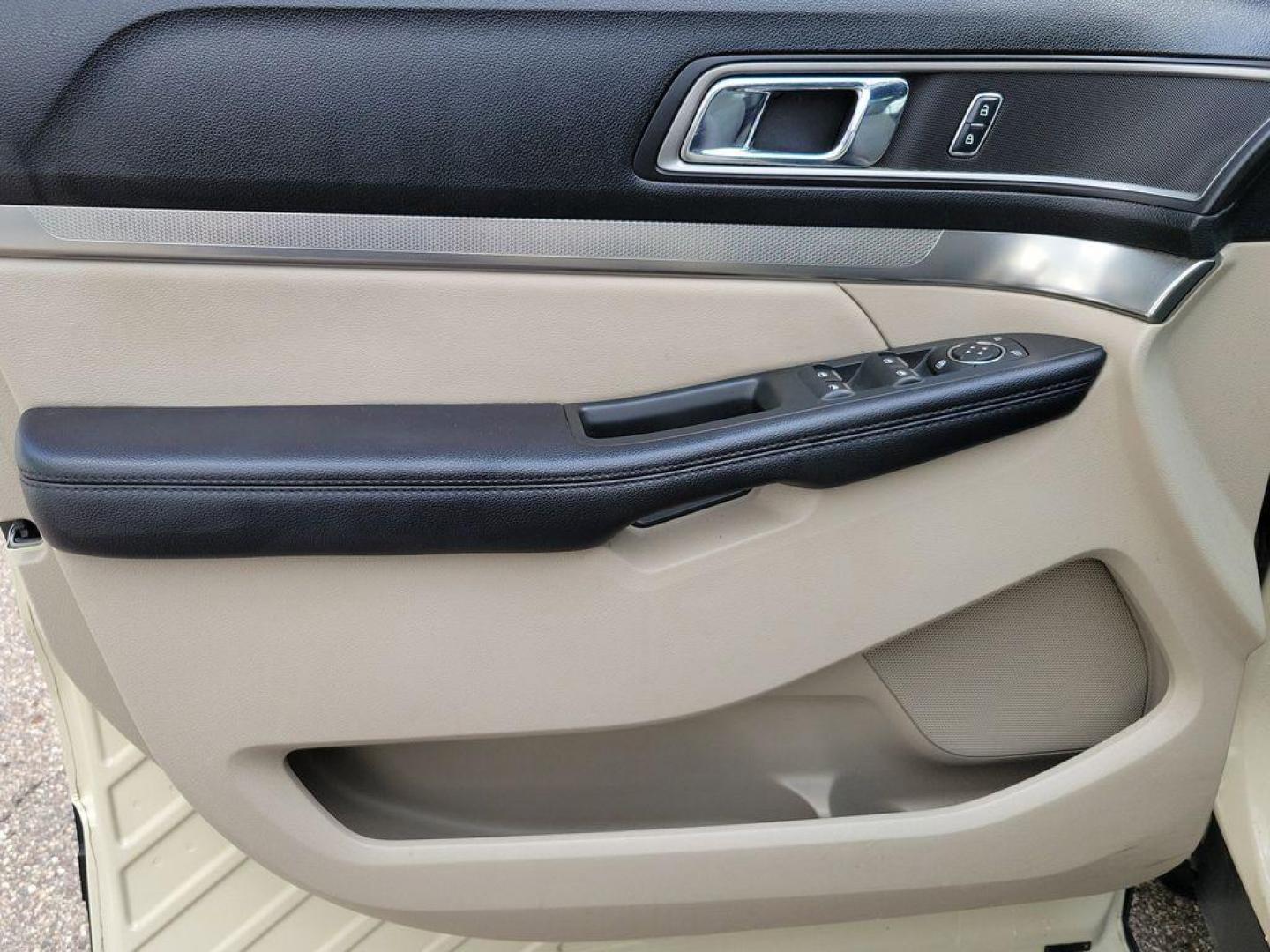 2018 Platinum Dune Metallic Tri-Coat /Medium Stone/Medium Light Stone Ford Explorer XLT 4WD (1FM5K8D86JG) with an 3.5L V6 DOHC 24V engine, 6A transmission, located at 6064 Gull Rd, Kalamazoo, MI, 49048, (269) 222-0088, 42.328388, -85.512924 - Discover the perfect blend of performance and comfort with our 2018 Ford Explorer XLT. This versatile SUV, equipped with 4WD and a robust V6, 3.5L engine, is ready to tackle any journey you have in mind. Whether you're navigating city streets or exploring off-road trails, the Ford Explorer delivers - Photo#9