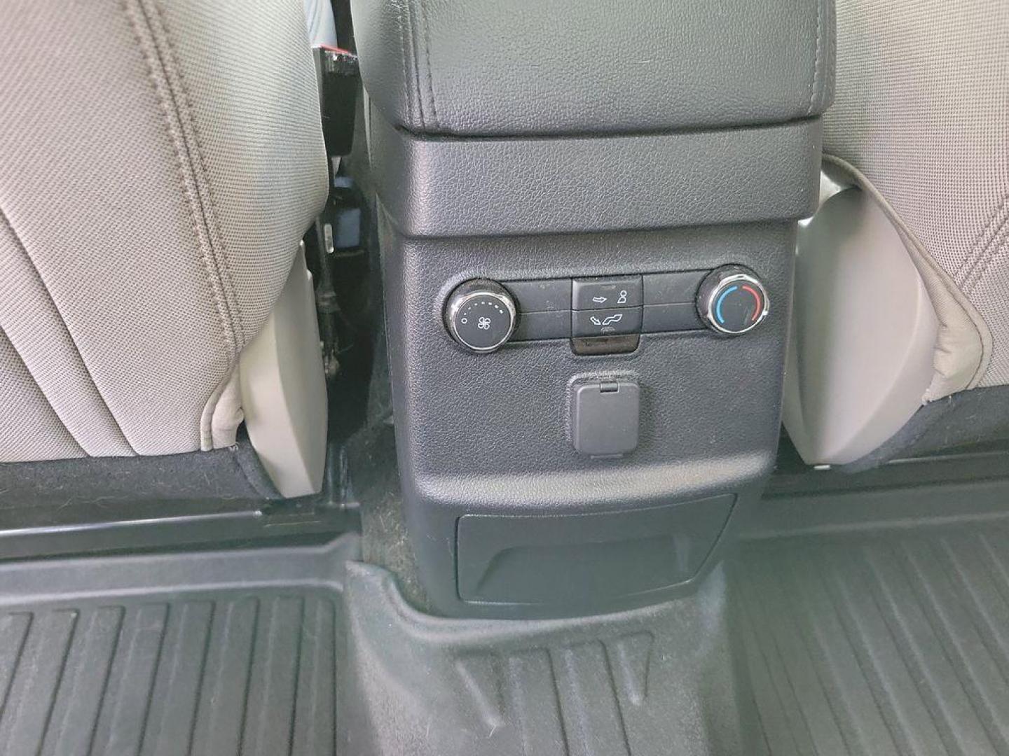 2018 Platinum Dune Metallic Tri-Coat /Medium Stone/Medium Light Stone Ford Explorer XLT 4WD (1FM5K8D86JG) with an 3.5L V6 DOHC 24V engine, 6A transmission, located at 6064 Gull Rd, Kalamazoo, MI, 49048, (269) 222-0088, 42.328388, -85.512924 - Discover the perfect blend of performance and comfort with our 2018 Ford Explorer XLT. This versatile SUV, equipped with 4WD and a robust V6, 3.5L engine, is ready to tackle any journey you have in mind. Whether you're navigating city streets or exploring off-road trails, the Ford Explorer delivers - Photo#29