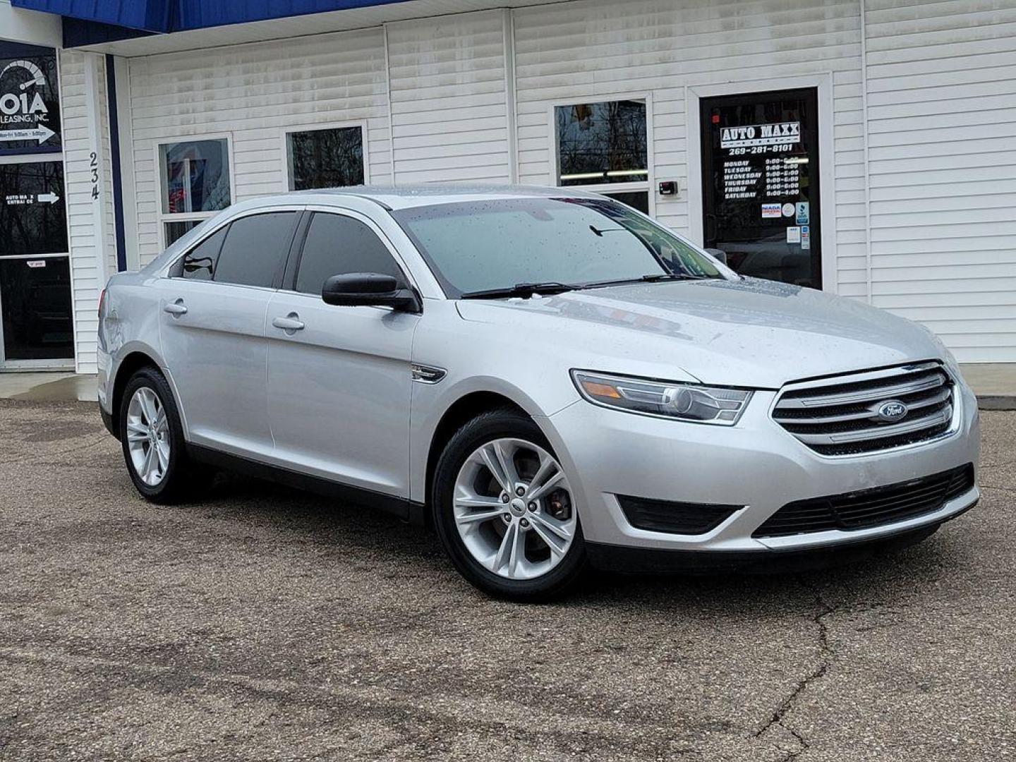 2018 Ingot Silver Metallic /Dune Ford Taurus SE FWD (1FAHP2D89JG) with an 3.5L V6 DOHC 24V engine, 6A transmission, located at 234 Columbia Ave, Battle Creek, MI, 49015, (269) 222-0088, 42.298264, -85.192543 - <b>Vehicle Details</b><br>Discover the perfect blend of style, performance, and technology with our 2018 Ford Taurus SE. This well-maintained vehicle is equipped with a robust V6, 3.5L engine paired with Front-Wheel Drive, delivering a smooth and responsive driving experience. Ideal for both daily c - Photo#0