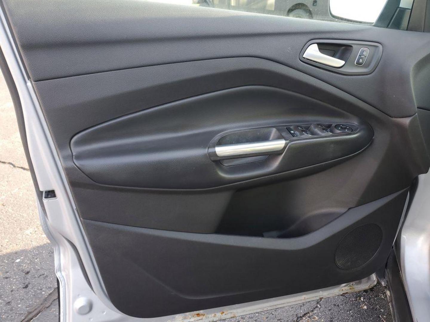 2019 Ingot Silver Metallic /Charcoal Black Ford Escape SEL 4WD (1FMCU9HD7KU) with an 1.5L L4 DOHC 16V engine, 6A transmission, located at 6064 Gull Rd, Kalamazoo, MI, 49048, (269) 222-0088, 42.328388, -85.512924 - Discover exceptional versatility with our 2019 Ford Escape SEL, designed to elevate your driving experience. This stylish SUV, equipped with 4WD and a responsive 4-cylinder, 1.5L engine, offers a perfect blend of power and efficiency for any adventure.<br><br>Step inside to find a spacious, well-app - Photo#11