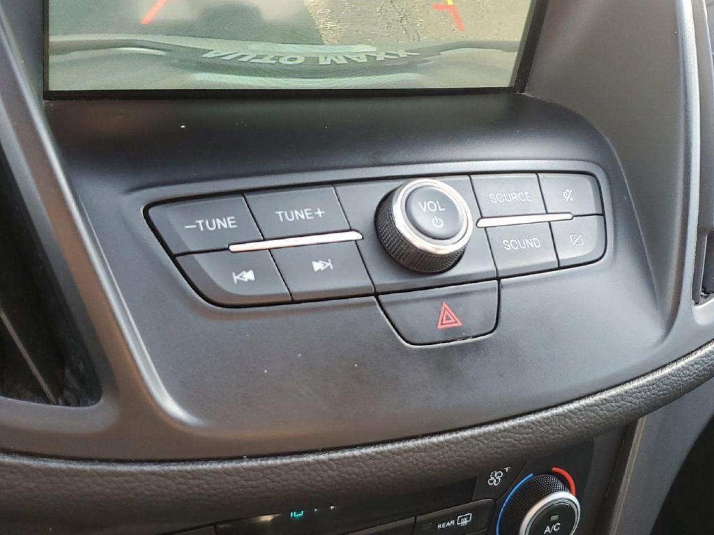 2019 Ingot Silver Metallic /Charcoal Black Ford Escape SEL 4WD (1FMCU9HD7KU) with an 1.5L L4 DOHC 16V engine, 6A transmission, located at 6064 Gull Rd, Kalamazoo, MI, 49048, (269) 222-0088, 42.328388, -85.512924 - Discover exceptional versatility with our 2019 Ford Escape SEL, designed to elevate your driving experience. This stylish SUV, equipped with 4WD and a responsive 4-cylinder, 1.5L engine, offers a perfect blend of power and efficiency for any adventure.<br><br>Step inside to find a spacious, well-app - Photo#23