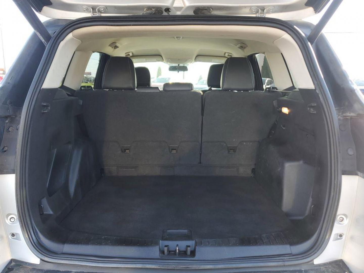 2019 Ingot Silver Metallic /Charcoal Black Ford Escape SEL 4WD (1FMCU9HD7KU) with an 1.5L L4 DOHC 16V engine, 6A transmission, located at 6064 Gull Rd, Kalamazoo, MI, 49048, (269) 222-0088, 42.328388, -85.512924 - Discover exceptional versatility with our 2019 Ford Escape SEL, designed to elevate your driving experience. This stylish SUV, equipped with 4WD and a responsive 4-cylinder, 1.5L engine, offers a perfect blend of power and efficiency for any adventure.<br><br>Step inside to find a spacious, well-app - Photo#7