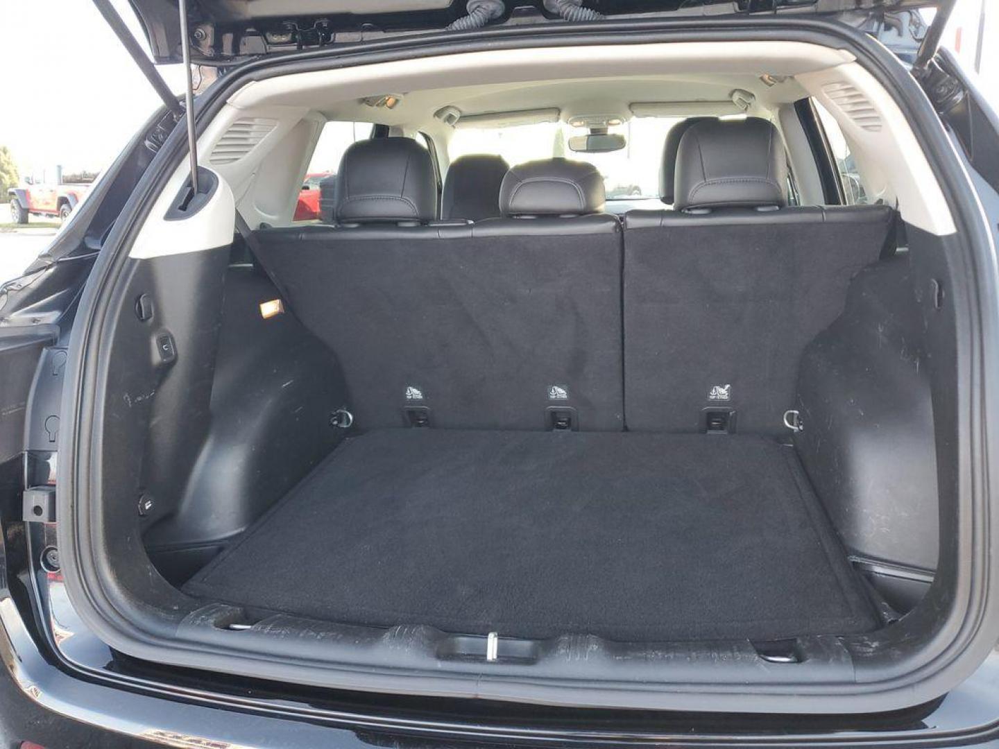 2019 Diamond Black Crystal Pearlcoat /Black Jeep Compass Limited 4WD (3C4NJDCB9KT) with an 2.4L L4 DOHC 16V engine, CVT transmission, located at 6064 Gull Rd, Kalamazoo, MI, 49048, (269) 222-0088, 42.328388, -85.512924 - <b>Vehicle Details</b><br>Introducing the 2019 Jeep Compass Limited, an exceptional choice for those seeking a blend of rugged capability and modern sophistication. This pre-owned vehicle stands out with its impeccable condition, featuring 0 miles on the odometer. Equipped with a robust 4-cylinder, - Photo#7