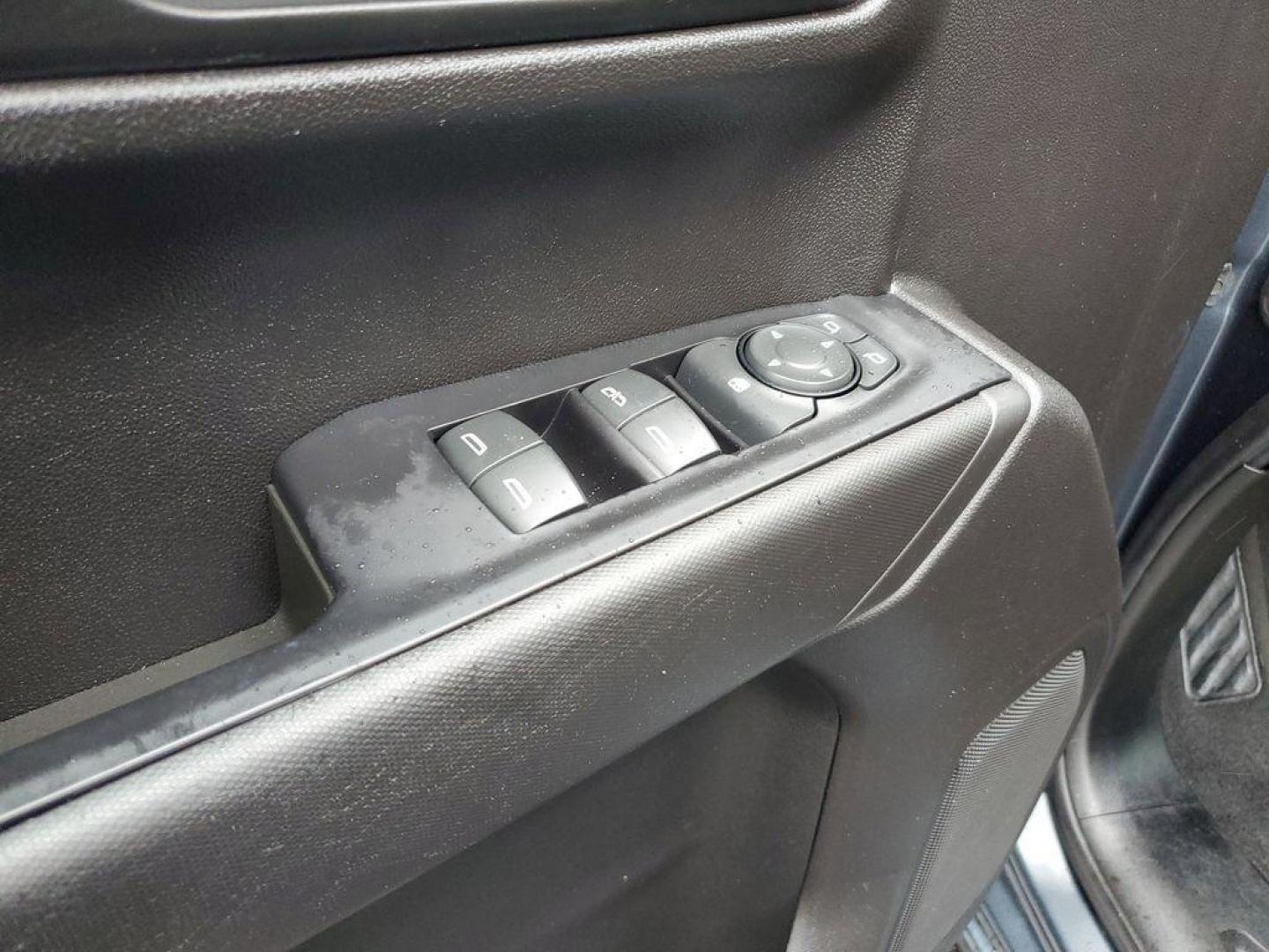 2020 Shadow Gray Metallic /Jet Black Chevrolet Silverado 1500 Custom Crew Cab Short Box 4WD (3GCPYBEK1LG) with an 2.7L L4 DOHC 16V TURBO engine, 6A transmission, located at 6064 Gull Rd, Kalamazoo, MI, 49048, (269) 222-0088, 42.328388, -85.512924 - <b>Vehicle Details</b><br>Get ready to experience the power and versatility of the 2020 Chevrolet Silverado 1500 Custom! This robust truck combines rugged capability with modern technology, making it the perfect partner for both work and play. With 0 miles on the odometer, this Chevrolet Silverado f - Photo#10