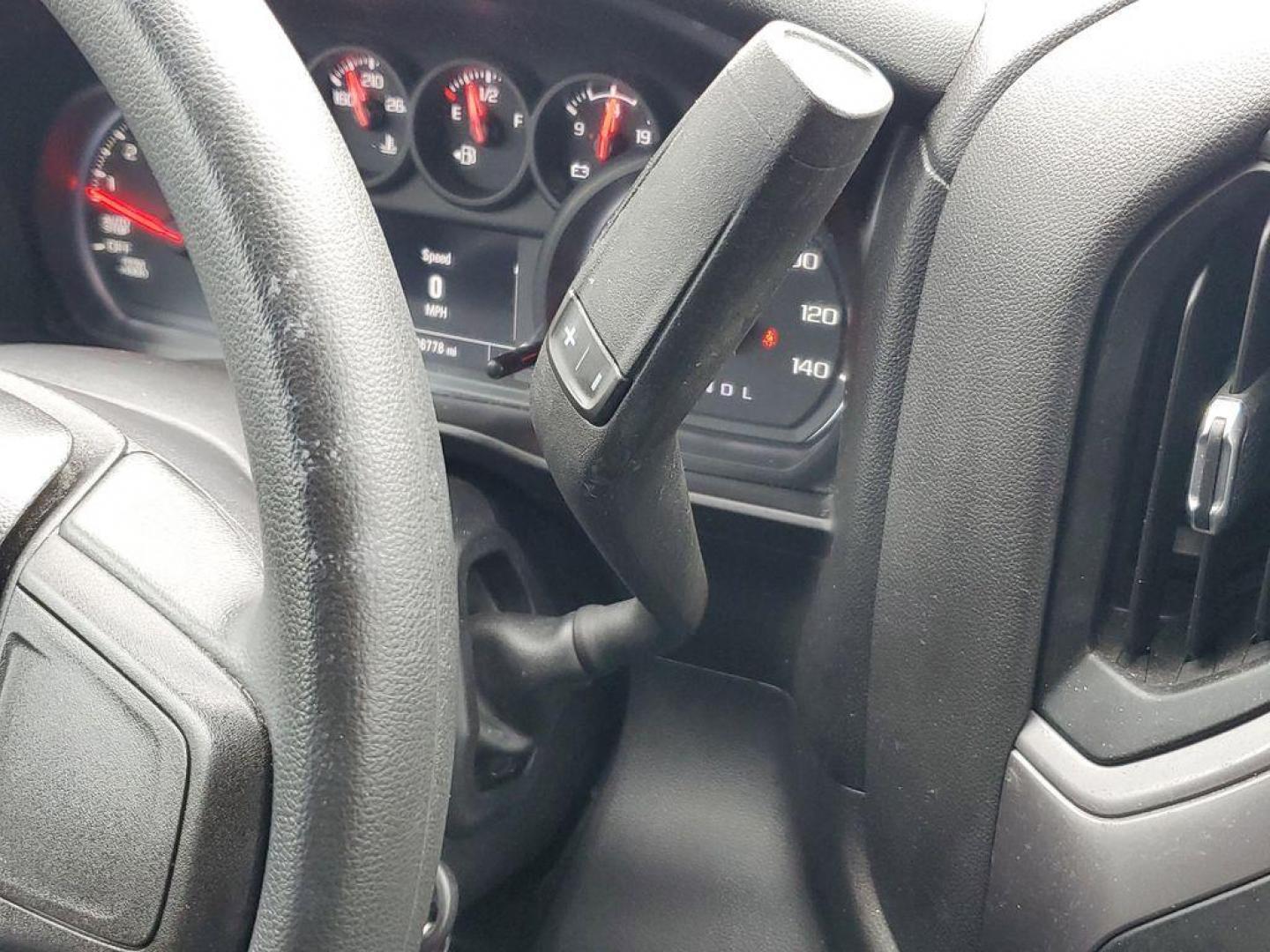 2020 Shadow Gray Metallic /Jet Black Chevrolet Silverado 1500 Custom Crew Cab Short Box 4WD (3GCPYBEK1LG) with an 2.7L L4 DOHC 16V TURBO engine, 6A transmission, located at 6064 Gull Rd, Kalamazoo, MI, 49048, (269) 222-0088, 42.328388, -85.512924 - <b>Vehicle Details</b><br>Get ready to experience the power and versatility of the 2020 Chevrolet Silverado 1500 Custom! This robust truck combines rugged capability with modern technology, making it the perfect partner for both work and play. With 0 miles on the odometer, this Chevrolet Silverado f - Photo#17