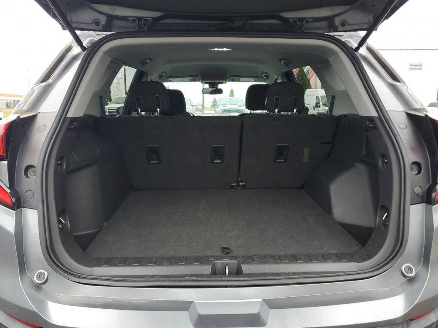 2020 Satin Steel Metallic /Jet Black GMC Terrain SLE (3GKALMEV1LL) with an 1.4L L4 DOHC 16V TURBO engine, 6A transmission, located at 6064 Gull Rd, Kalamazoo, MI, 49048, (269) 222-0088, 42.328388, -85.512924 - <b>Vehicle Details</b><br>Discover exceptional value with our pristine 2020 GMC Terrain SLE, a remarkable SUV that combines style, efficiency, and advanced technology. With an impressive 0 miles on the odometer, this vehicle is practically brand-new and ready to hit the road. Under the hood, you'll - Photo#6