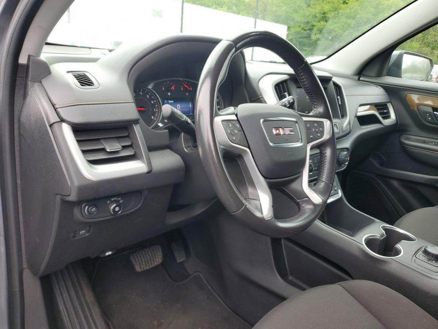 2020 Satin Steel Metallic /Jet Black GMC Terrain SLE (3GKALMEV1LL) with an 1.4L L4 DOHC 16V TURBO engine, 6A transmission, located at 6064 Gull Rd, Kalamazoo, MI, 49048, (269) 222-0088, 42.328388, -85.512924 - <b>Vehicle Details</b><br>Discover exceptional value with our pristine 2020 GMC Terrain SLE, a remarkable SUV that combines style, efficiency, and advanced technology. With an impressive 0 miles on the odometer, this vehicle is practically brand-new and ready to hit the road. Under the hood, you'll - Photo#13