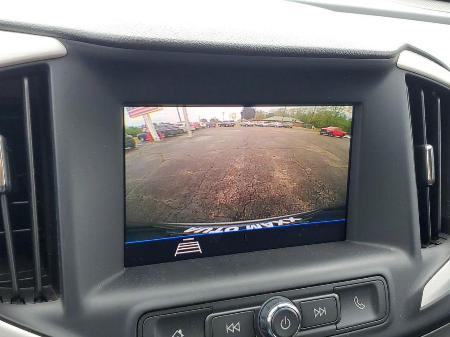 2020 Satin Steel Metallic /Jet Black GMC Terrain SLE (3GKALMEV1LL) with an 1.4L L4 DOHC 16V TURBO engine, 6A transmission, located at 6064 Gull Rd, Kalamazoo, MI, 49048, (269) 222-0088, 42.328388, -85.512924 - <b>Vehicle Details</b><br>Discover exceptional value with our pristine 2020 GMC Terrain SLE, a remarkable SUV that combines style, efficiency, and advanced technology. With an impressive 0 miles on the odometer, this vehicle is practically brand-new and ready to hit the road. Under the hood, you'll - Photo#20