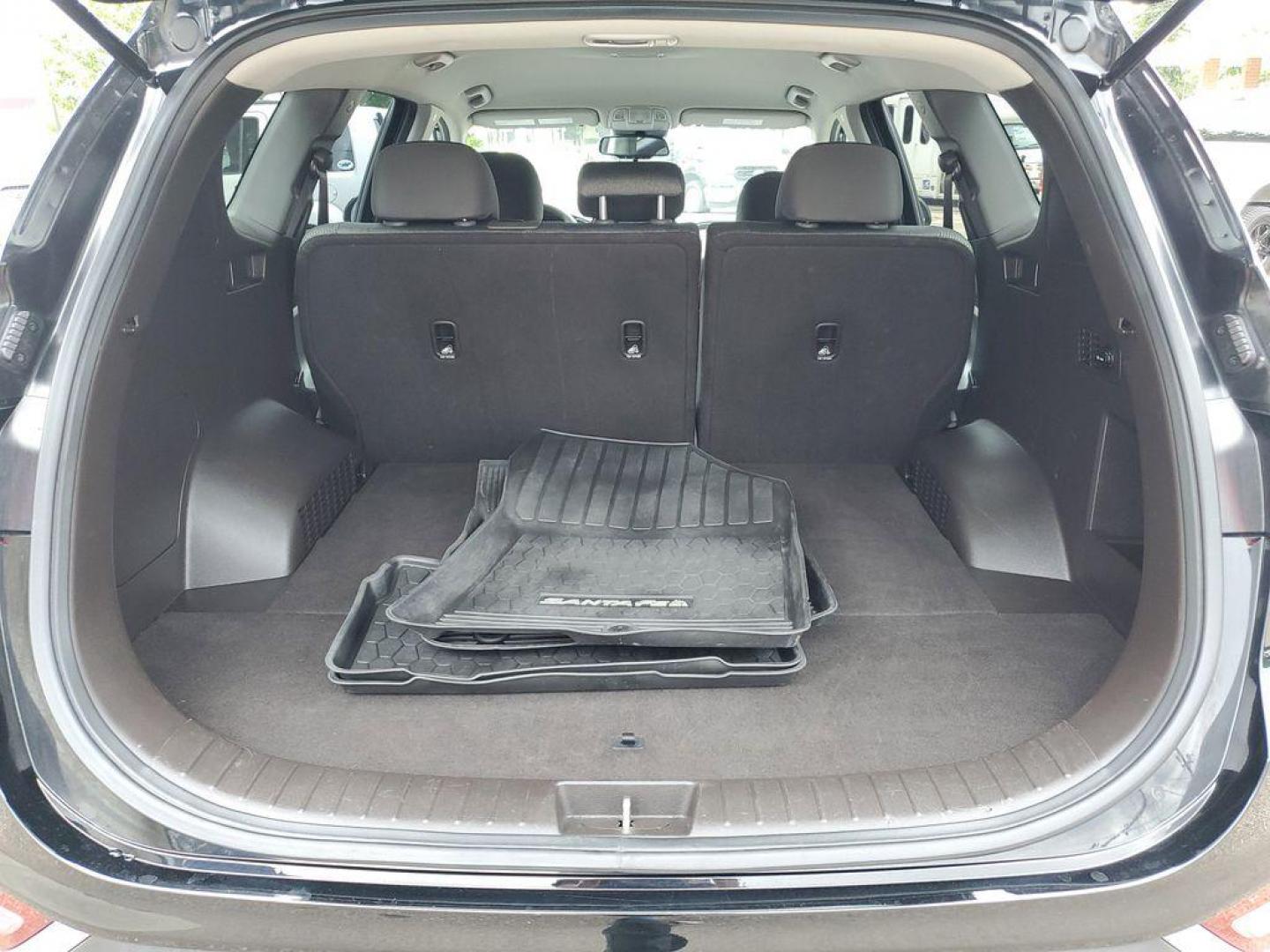 2020 Twilight Black /Espresso/Gray Hyundai Santa Fe SEL 2.4 AWD (5NMS3CAD3LH) with an 2.4L L4 DOHC 16V engine, 8A transmission, located at 234 Columbia Ave, Battle Creek, MI, 49015, (269) 222-0088, 42.298264, -85.192543 - <b>Vehicle Details</b><br>Looking for a reliable SUV that combines comfort, technology, and performance? Discover the 2020 Hyundai Santa Fe SEL with 4WD, now available for sale. This versatile vehicle, with a 4-cylinder, 2.4L engine, delivers an impressive balance of power and efficiency, making it - Photo#28