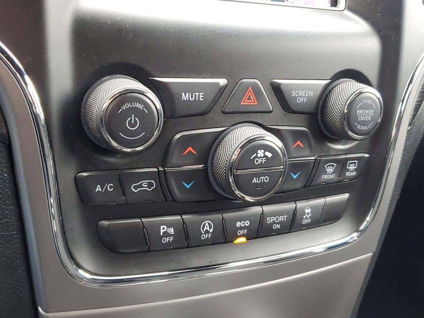 2020 Granite Crystal Metallic Clearcoat /BLACK Jeep Grand Cherokee Laredo 4WD (1C4RJFAG7LC) with an 3.6L V6 DOHC 24V engine, 8A transmission, located at 6064 Gull Rd, Kalamazoo, MI, 49048, (269) 222-0088, 42.328388, -85.512924 - Discover the perfect blend of power and sophistication with this pre-owned 2020 Jeep Grand Cherokee Laredo E, equipped with 4WD for those who crave adventure and reliability. Under the hood lies a robust V6, 3.6L engine that effortlessly balances performance with fuel efficiency, ensuring every jour - Photo#26