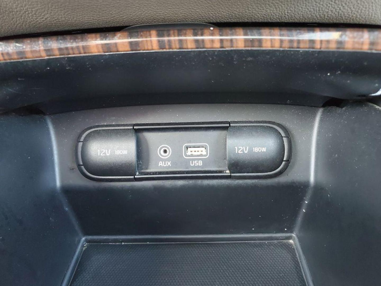 2020 Ebony Black /Stone Beige Kia Sorento EX V6 AWD (5XYPHDA52LG) with an 3.3L V6 DOHC 24V engine, 8A transmission, located at 6064 Gull Rd, Kalamazoo, MI, 49048, (269) 222-0088, 42.328388, -85.512924 - <b>Summary</b><br>Power Moonroof NAVIGATION PACKAGE<br><br><b>Vehicle Details</b><br>Introducing the 2020 Kia Sorento EX V6 AWD the perfect blend of power, luxury, and technology! This stunning SUV is designed to elevate your driving experience with its robust V6, 3.3L engine that delivers exhilara - Photo#28