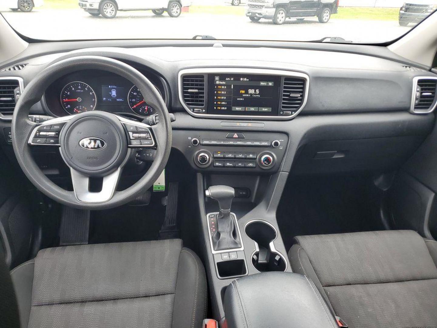 2020 Clear White /Black Kia Sportage LX FWD (KNDPM3AC1L7) with an 2.4L V6 DOHC 24V engine, 6A transmission, located at 6064 Gull Rd, Kalamazoo, MI, 49048, (269) 222-0088, 42.328388, -85.512924 - Discover the perfect blend of style, comfort, and technology with this 2020 Kia Sportage LX, now available at our dealership. This well-maintained SUV is equipped with a reliable 4-cylinder, 2.4L engine and front-wheel drive, offering a smooth and efficient driving experience that's ideal for both c - Photo#8