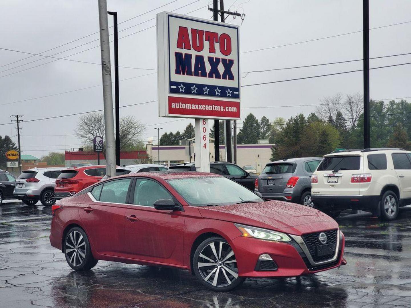 2020 Scarlet Ember Tintcoat /Sport Nissan Altima 2.5 SR (1N4BL4CV7LN) with an 2.5L L4 DOHC 16V engine, CVT transmission, located at 6064 Gull Rd, Kalamazoo, MI, 49048, (269) 222-0088, 42.328388, -85.512924 - <b>Vehicle Details</b><br>Discover the unparalleled blend of style, performance, and technology with the 2020 Nissan Altima 2.5 SR. This sophisticated sedan, featuring a pristine 0 miles, offers an exceptional driving experience with its efficient and dynamic 4-cylinder, 2.5L engine. Equipped with f - Photo#0