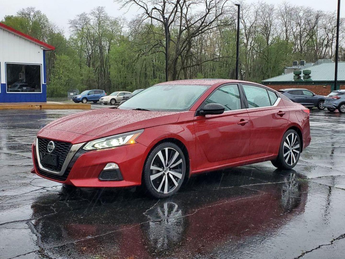 2020 Scarlet Ember Tintcoat /Sport Nissan Altima 2.5 SR (1N4BL4CV7LN) with an 2.5L L4 DOHC 16V engine, CVT transmission, located at 6064 Gull Rd, Kalamazoo, MI, 49048, (269) 222-0088, 42.328388, -85.512924 - <b>Vehicle Details</b><br>Discover the unparalleled blend of style, performance, and technology with the 2020 Nissan Altima 2.5 SR. This sophisticated sedan, featuring a pristine 0 miles, offers an exceptional driving experience with its efficient and dynamic 4-cylinder, 2.5L engine. Equipped with f - Photo#1