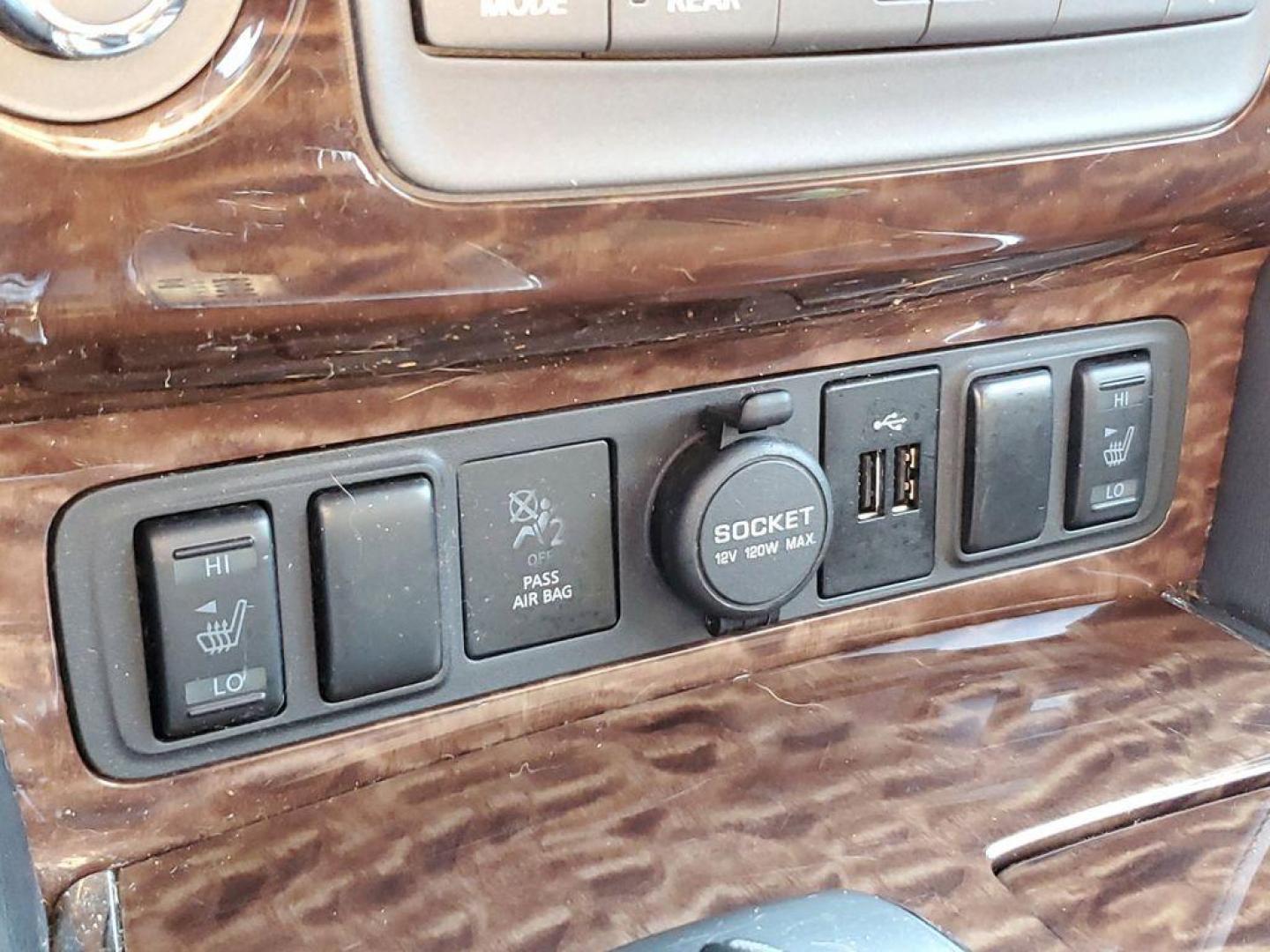 2020 Gun Metallic /BLACK Nissan Armada SL AWD (JN8AY2NC8LX) with an 5.6L V8 DOHC 32V engine, 7A transmission, located at 6064 Gull Rd, Kalamazoo, MI, 49048, (269) 222-0088, 42.328388, -85.512924 - Discover the power and versatility of the 2020 Nissan Armada, now available at an unbeatable price. This exceptional full-size SUV is equipped with a robust 4WD system and a commanding V8, 5.6L engine, delivering impressive performance both on and off the road. Whether you're navigating city streets - Photo#30
