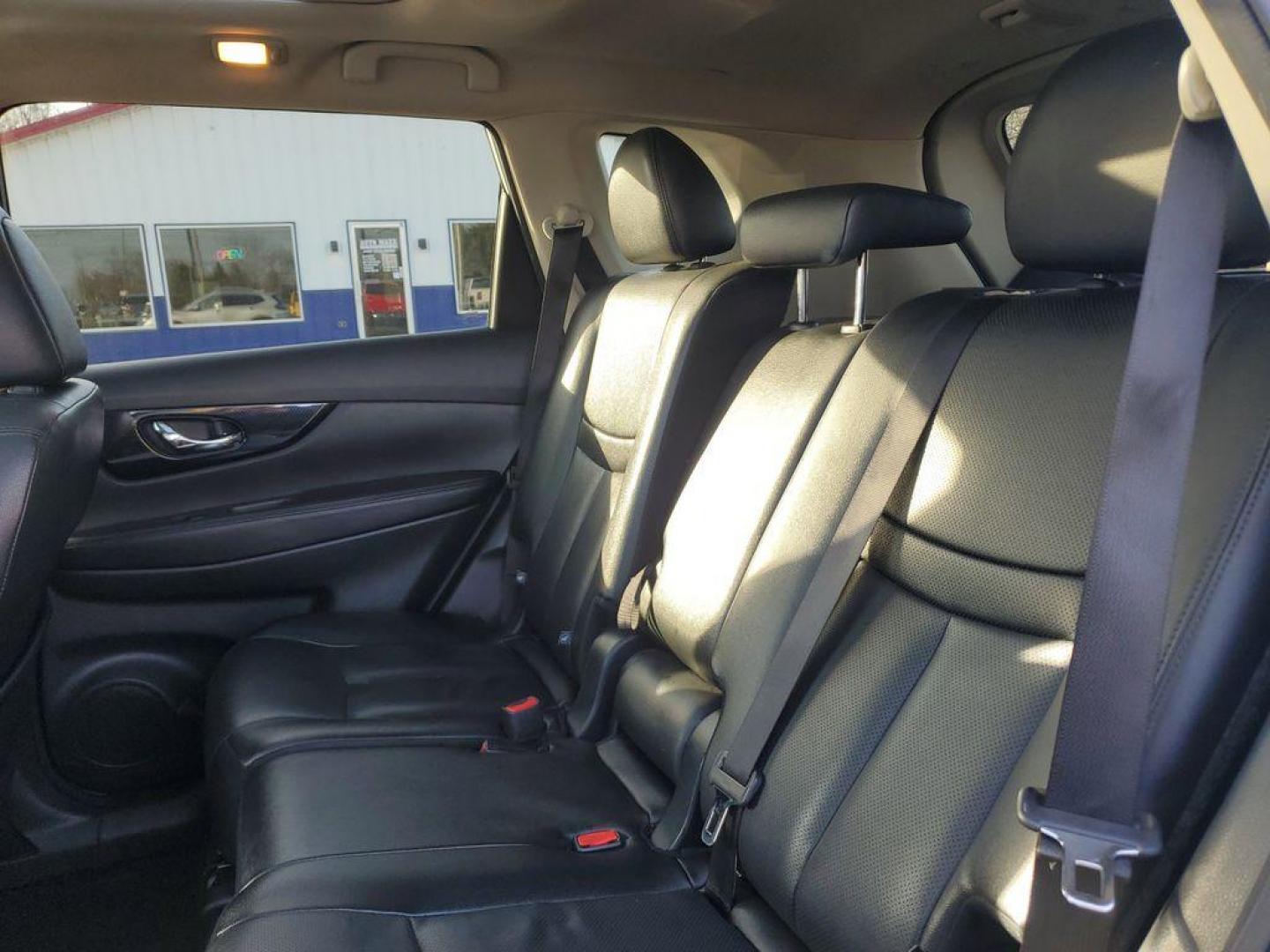 2020 Brilliant Silver Metallic /Charcoal Nissan Rogue S AWD (5N1AT2MV1LC) with an 2.5L L4 DOHC 16V engine, CVT transmission, located at 6064 Gull Rd, Kalamazoo, MI, 49048, (269) 222-0088, 42.328388, -85.512924 - <b>Summary</b><br>Power Moonroof<br><br><b>Vehicle Details</b><br>Introducing the impressive 2020 Nissan Rogue SL with AWD, a perfect blend of style, efficiency, and advanced technology! This vehicle is built for those who seek adventure without compromising on comfort or performance. With its robus - Photo#9