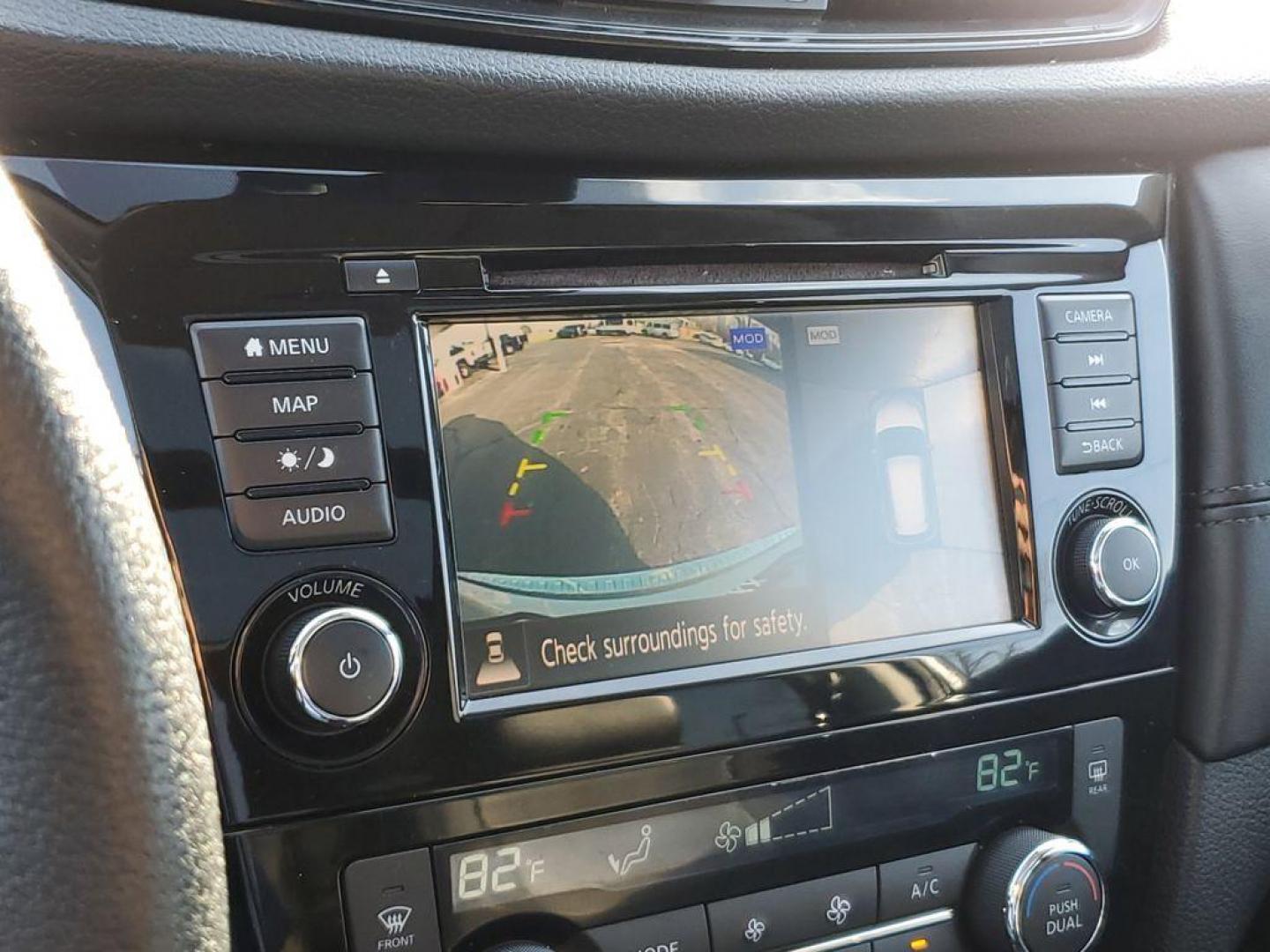 2020 Brilliant Silver Metallic /Charcoal Nissan Rogue S AWD (5N1AT2MV1LC) with an 2.5L L4 DOHC 16V engine, CVT transmission, located at 6064 Gull Rd, Kalamazoo, MI, 49048, (269) 222-0088, 42.328388, -85.512924 - <b>Summary</b><br>Power Moonroof<br><br><b>Vehicle Details</b><br>Introducing the impressive 2020 Nissan Rogue SL with AWD, a perfect blend of style, efficiency, and advanced technology! This vehicle is built for those who seek adventure without compromising on comfort or performance. With its robus - Photo#23