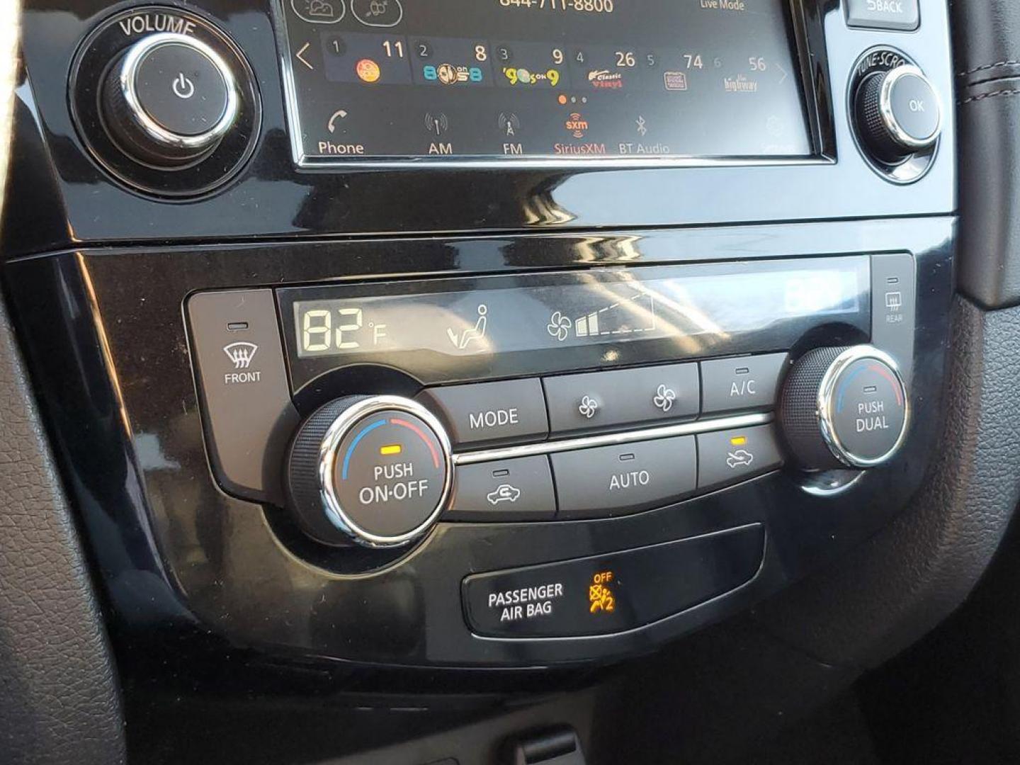 2020 Brilliant Silver Metallic /Charcoal Nissan Rogue S AWD (5N1AT2MV1LC) with an 2.5L L4 DOHC 16V engine, CVT transmission, located at 6064 Gull Rd, Kalamazoo, MI, 49048, (269) 222-0088, 42.328388, -85.512924 - <b>Summary</b><br>Power Moonroof<br><br><b>Vehicle Details</b><br>Introducing the impressive 2020 Nissan Rogue SL with AWD, a perfect blend of style, efficiency, and advanced technology! This vehicle is built for those who seek adventure without compromising on comfort or performance. With its robus - Photo#24