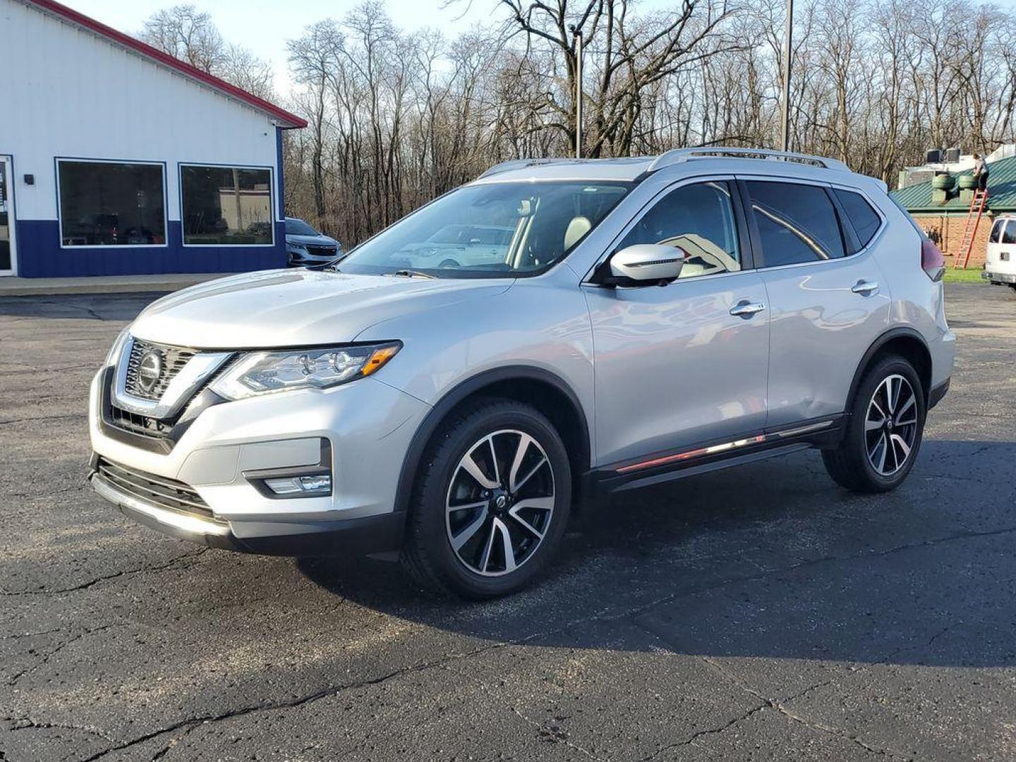 2020 Brilliant Silver Metallic /Charcoal Nissan Rogue S AWD (5N1AT2MV1LC) with an 2.5L L4 DOHC 16V engine, CVT transmission, located at 6064 Gull Rd, Kalamazoo, MI, 49048, (269) 222-0088, 42.328388, -85.512924 - <b>Summary</b><br>Power Moonroof<br><br><b>Vehicle Details</b><br>Introducing the impressive 2020 Nissan Rogue SL with AWD, a perfect blend of style, efficiency, and advanced technology! This vehicle is built for those who seek adventure without compromising on comfort or performance. With its robus - Photo#1