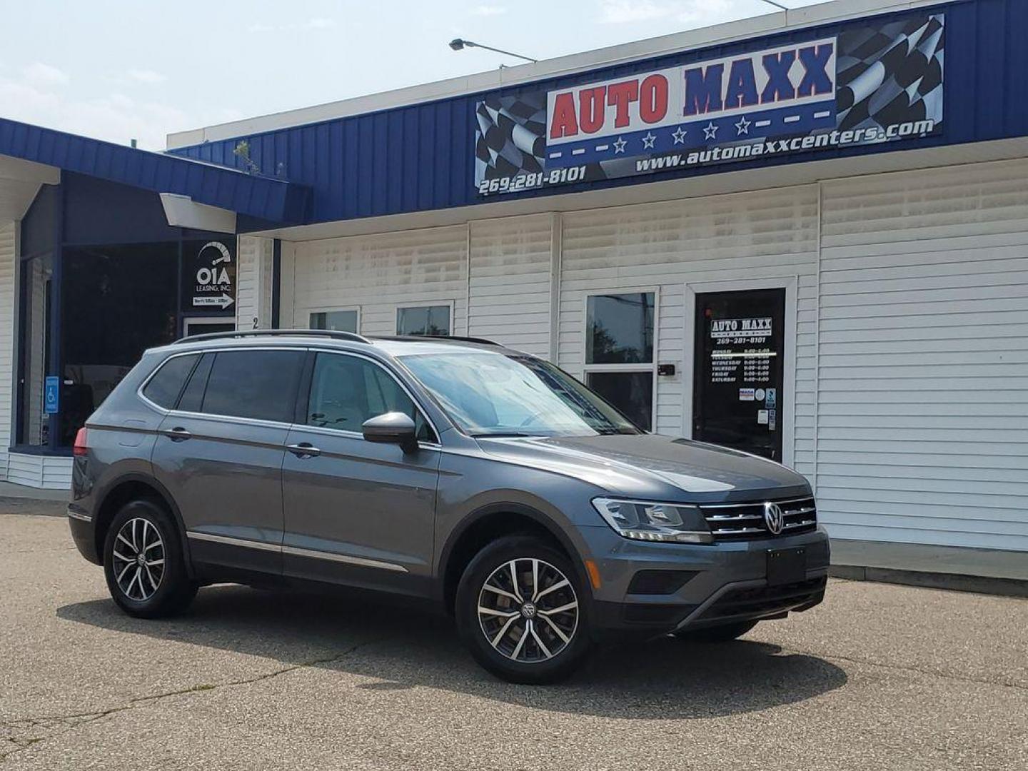 2020 Platinum Gray Metallic /Storm Gray Volkswagen Tiguan SEL (3VV3B7AX0LM) with an 2.0L L4 DOHC 16V TURBO engine, 8A transmission, located at 234 Columbia Ave, Battle Creek, MI, 49015, (269) 222-0088, 42.298264, -85.192543 - Get ready to elevate your driving experience with this exceptional 2020 Volkswagen Tiguan! This sleek and stylish SUV is perfect for those who crave a blend of performance, comfort, and technology. Powered by a robust 4-cylinder, 2.0L engine, this Volkswagen Tiguan delivers impressive efficiency and - Photo#0