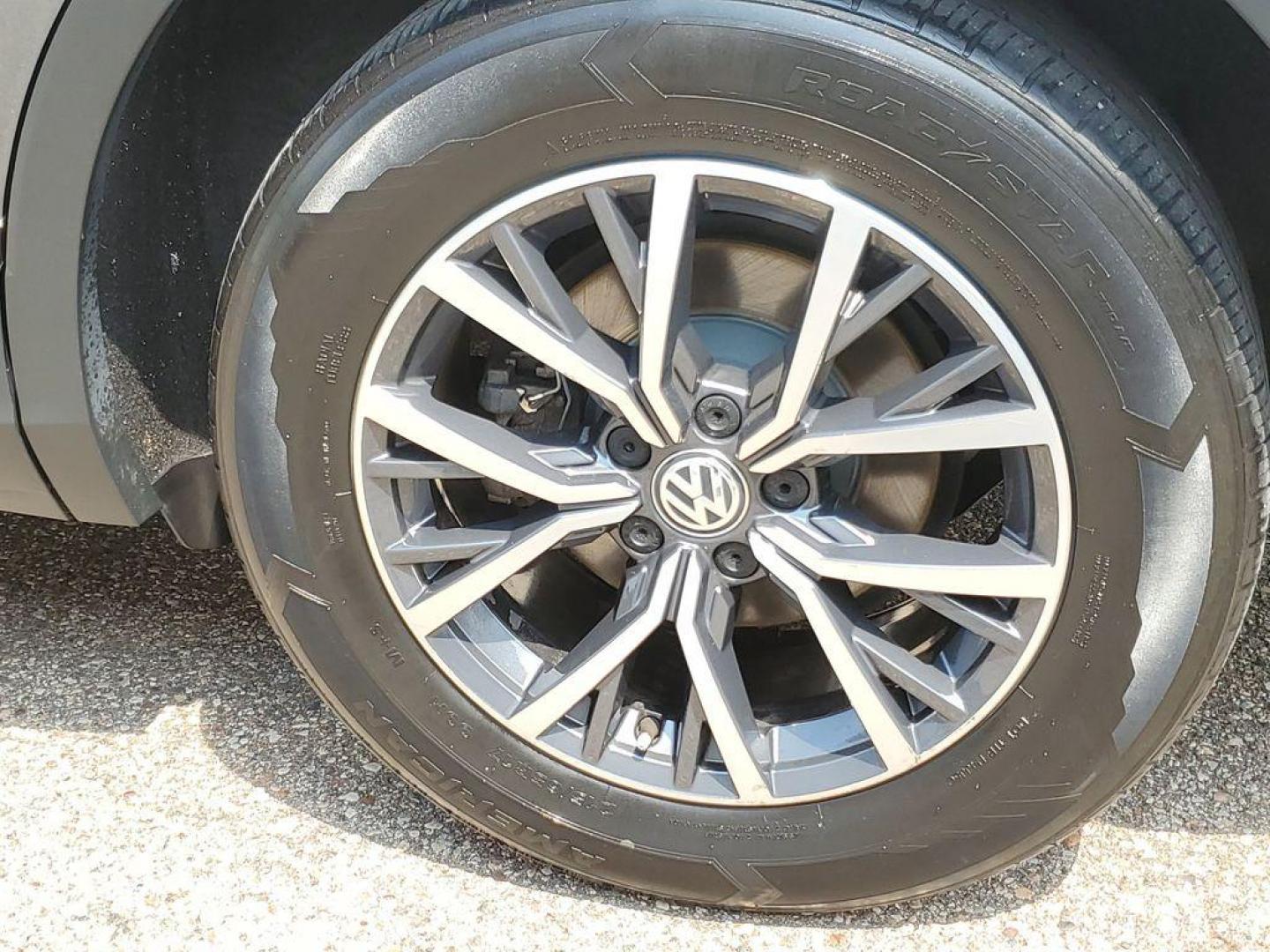 2020 Platinum Gray Metallic /Storm Gray Volkswagen Tiguan SEL (3VV3B7AX0LM) with an 2.0L L4 DOHC 16V TURBO engine, 8A transmission, located at 234 Columbia Ave, Battle Creek, MI, 49015, (269) 222-0088, 42.298264, -85.192543 - Get ready to elevate your driving experience with this exceptional 2020 Volkswagen Tiguan! This sleek and stylish SUV is perfect for those who crave a blend of performance, comfort, and technology. Powered by a robust 4-cylinder, 2.0L engine, this Volkswagen Tiguan delivers impressive efficiency and - Photo#4