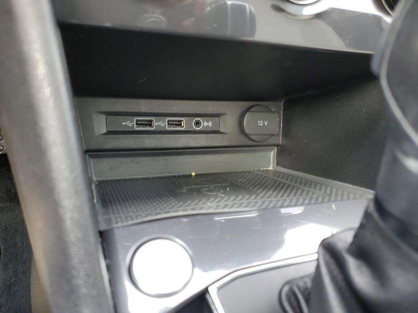 2020 Platinum Gray Metallic /Storm Gray Volkswagen Tiguan SEL (3VV3B7AX0LM) with an 2.0L L4 DOHC 16V TURBO engine, 8A transmission, located at 234 Columbia Ave, Battle Creek, MI, 49015, (269) 222-0088, 42.298264, -85.192543 - Get ready to elevate your driving experience with this exceptional 2020 Volkswagen Tiguan! This sleek and stylish SUV is perfect for those who crave a blend of performance, comfort, and technology. Powered by a robust 4-cylinder, 2.0L engine, this Volkswagen Tiguan delivers impressive efficiency and - Photo#20