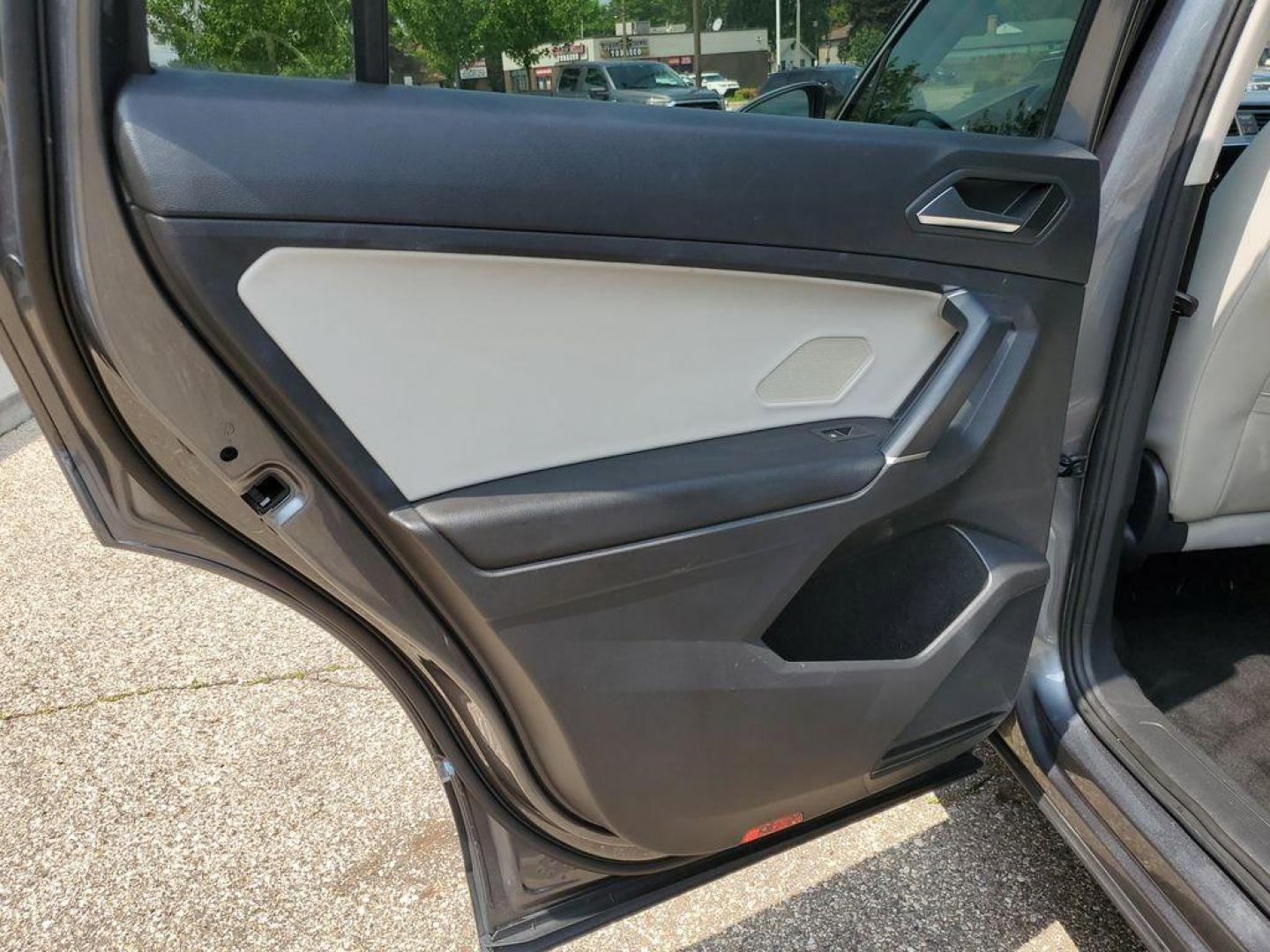 2020 Platinum Gray Metallic /Storm Gray Volkswagen Tiguan SEL (3VV3B7AX0LM) with an 2.0L L4 DOHC 16V TURBO engine, 8A transmission, located at 234 Columbia Ave, Battle Creek, MI, 49015, (269) 222-0088, 42.298264, -85.192543 - Get ready to elevate your driving experience with this exceptional 2020 Volkswagen Tiguan! This sleek and stylish SUV is perfect for those who crave a blend of performance, comfort, and technology. Powered by a robust 4-cylinder, 2.0L engine, this Volkswagen Tiguan delivers impressive efficiency and - Photo#25