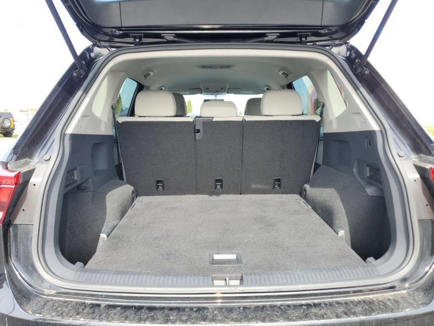 2020 Deep Black Pearl /Storm Gray Volkswagen Tiguan S 4Motion (3VV0B7AX6LM) with an 2.0L L4 DOHC 16V TURBO engine, 8A transmission, located at 6064 Gull Rd, Kalamazoo, MI, 49048, (269) 222-0088, 42.328388, -85.512924 - For sale: a 2020 Volkswagen Tiguan S 4Motion, a perfect blend of style, versatility, and reliability. This exceptional AWD SUV is powered by a robust 4-cylinder, 2.0L engine, offering a smooth and efficient driving experience. With a CARFAX Clean Report, this vehicle assures peace of mind and a hist - Photo#5