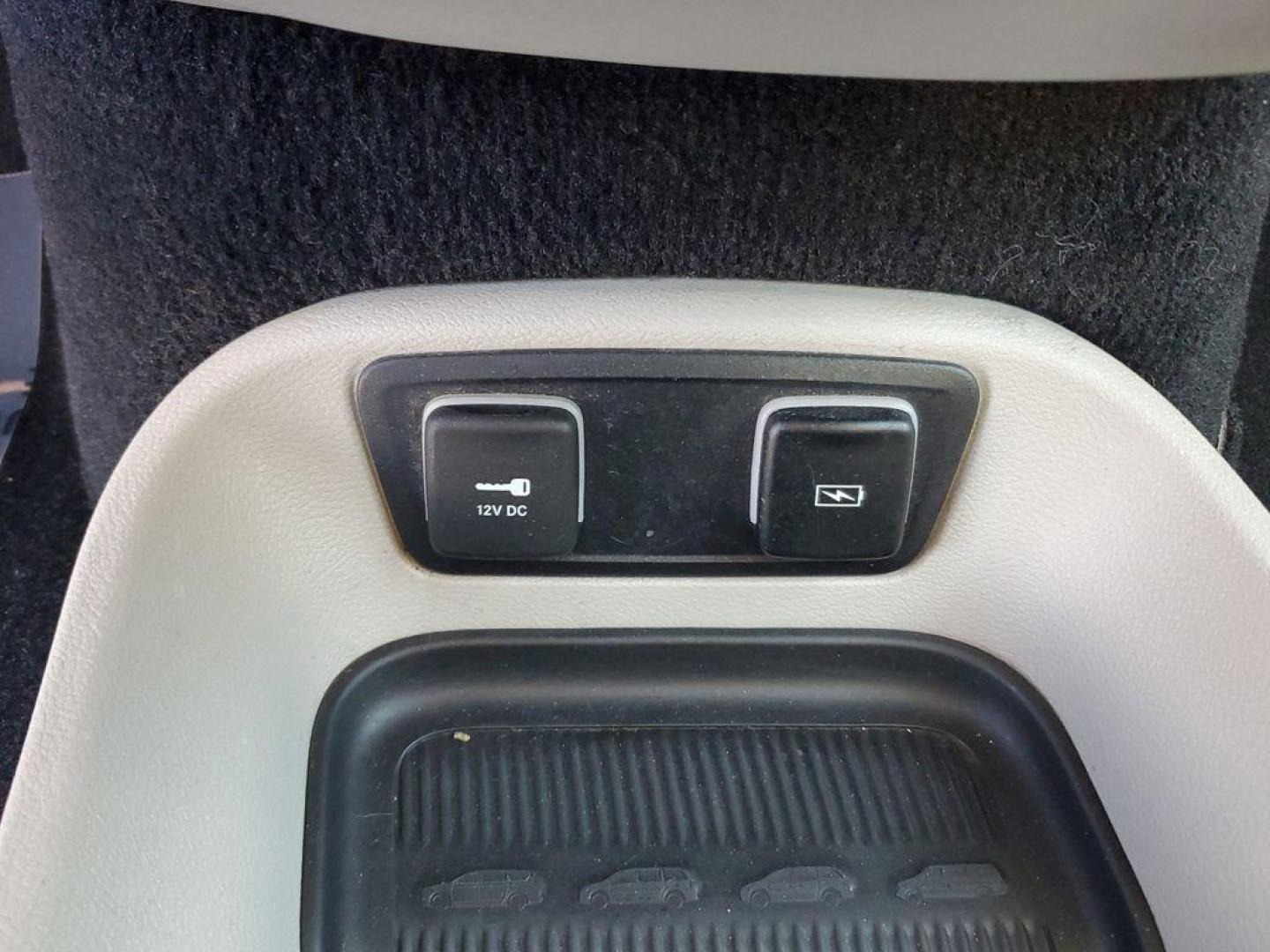 2021 Luxury White Pearlcoat /Alloy/Black Chrysler Pacifica Touring-L (2C4RC1BG1MR) with an 3.6L V6 DOHC 24V engine, 9A transmission, located at 6064 Gull Rd, Kalamazoo, MI, 49048, (269) 222-0088, 42.328388, -85.512924 - <b>Vehicle Details</b><br>Discover the unparalleled comfort and sophistication of the 2021 Chrysler Pacifica Touring L, a minivan designed with both family and style in mind. This pristine model, with 0 miles on the odometer, offers an impressive blend of performance and luxury. Under the hood, you' - Photo#27
