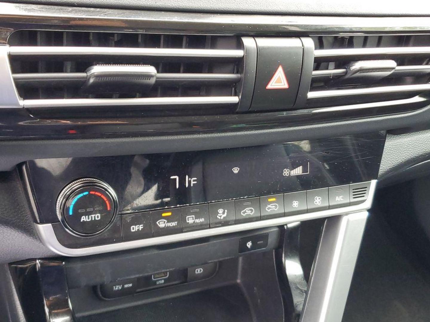 2021 SNOW WHITE PEARL /Black Kia Seltos SX (KNDETCA24M7) with an 1.6L L4 DOHC 16V TURBO engine, CVT transmission, located at 6064 Gull Rd, Kalamazoo, MI, 49048, (269) 222-0088, 42.328388, -85.512924 - Experience the perfect blend of style, performance, and comfort with our 2021 Kia Seltos SX, now available for sale. With only 48,861 miles on the odometer, this versatile and reliable compact SUV is ready to take you on new adventures. Equipped with an efficient 4-cylinder, 1.6L engine and all-whee - Photo#24