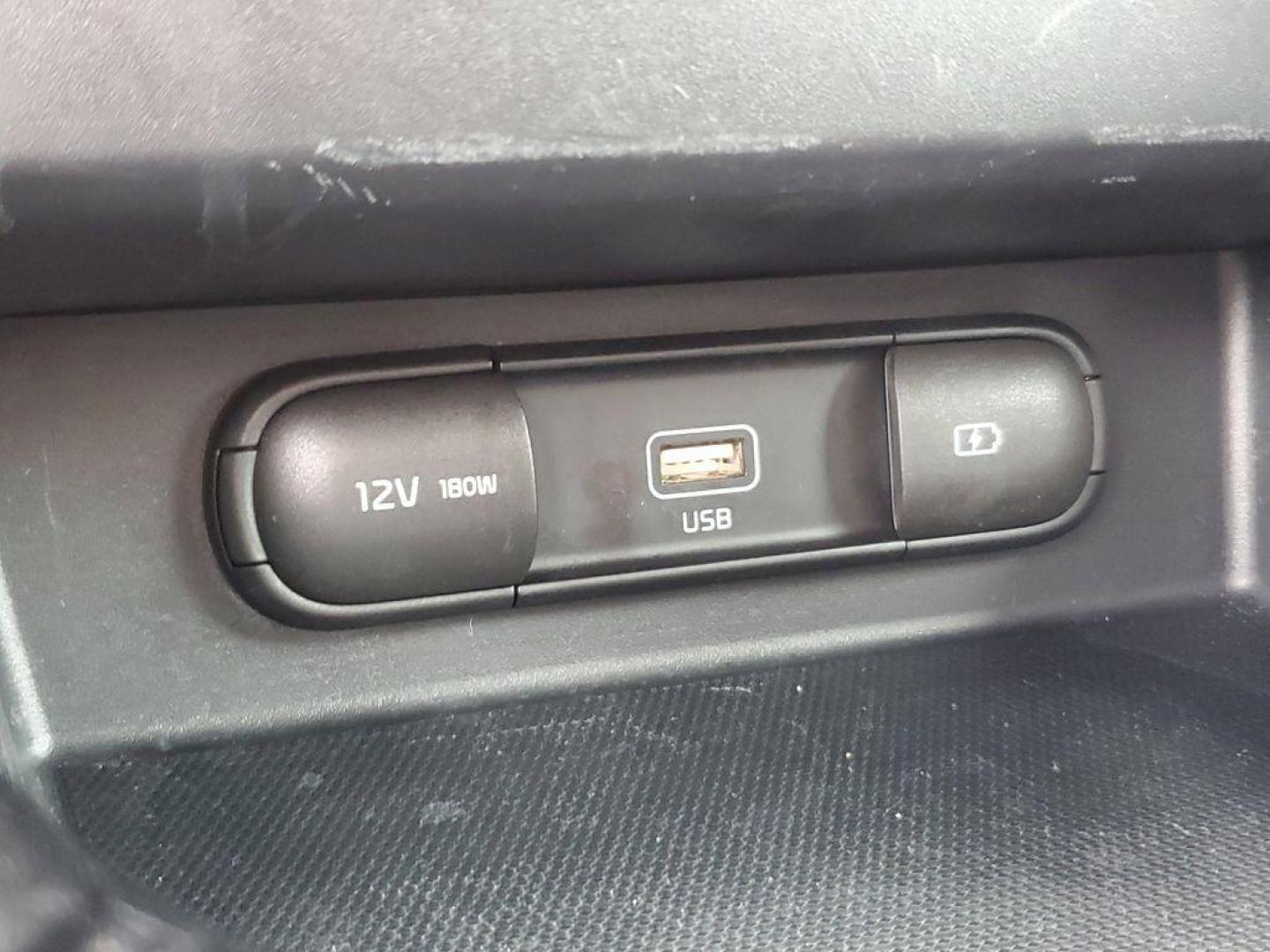 2021 SNOW WHITE PEARL /Black Kia Seltos SX (KNDETCA24M7) with an 1.6L L4 DOHC 16V TURBO engine, CVT transmission, located at 6064 Gull Rd, Kalamazoo, MI, 49048, (269) 222-0088, 42.328388, -85.512924 - Experience the perfect blend of style, performance, and comfort with our 2021 Kia Seltos SX, now available for sale. With only 48,861 miles on the odometer, this versatile and reliable compact SUV is ready to take you on new adventures. Equipped with an efficient 4-cylinder, 1.6L engine and all-whee - Photo#27