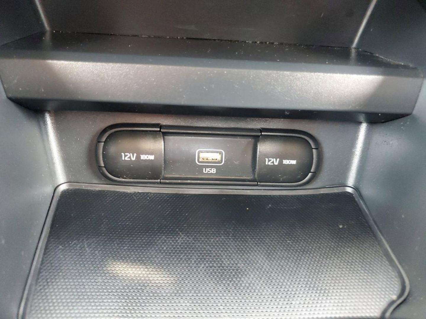 2021 Gravity Gray /Black Kia Soul LX CVT (KNDJ23AU4M7) with an 2.0L L4 DOHC 16V engine, CVT transmission, located at 234 Columbia Ave, Battle Creek, MI, 49015, (269) 222-0088, 42.298264, -85.192543 - <b>Vehicle Details</b><br>Discover the perfect blend of style, efficiency, and modern technology with this 2021 Kia Soul LX. Designed to make a statement on the road, this compact crossover offers a unique and bold exterior that captures attention with its distinctive silhouette and eye-catching det - Photo#20