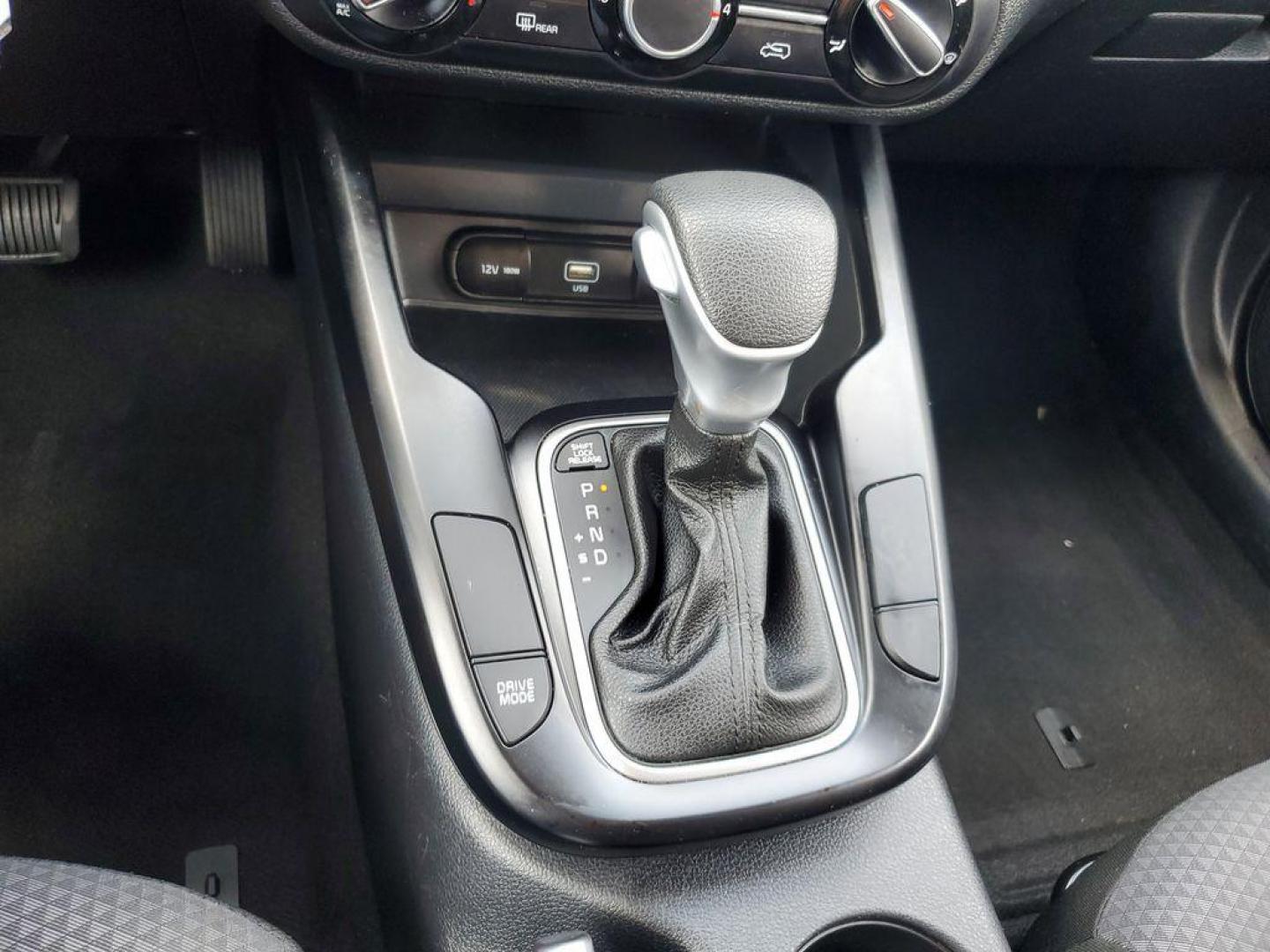 2021 Gravity Gray /Black Kia Soul LX CVT (KNDJ23AU4M7) with an 2.0L L4 DOHC 16V engine, CVT transmission, located at 234 Columbia Ave, Battle Creek, MI, 49015, (269) 222-0088, 42.298264, -85.192543 - <b>Vehicle Details</b><br>Discover the perfect blend of style, efficiency, and modern technology with this 2021 Kia Soul LX. Designed to make a statement on the road, this compact crossover offers a unique and bold exterior that captures attention with its distinctive silhouette and eye-catching det - Photo#21