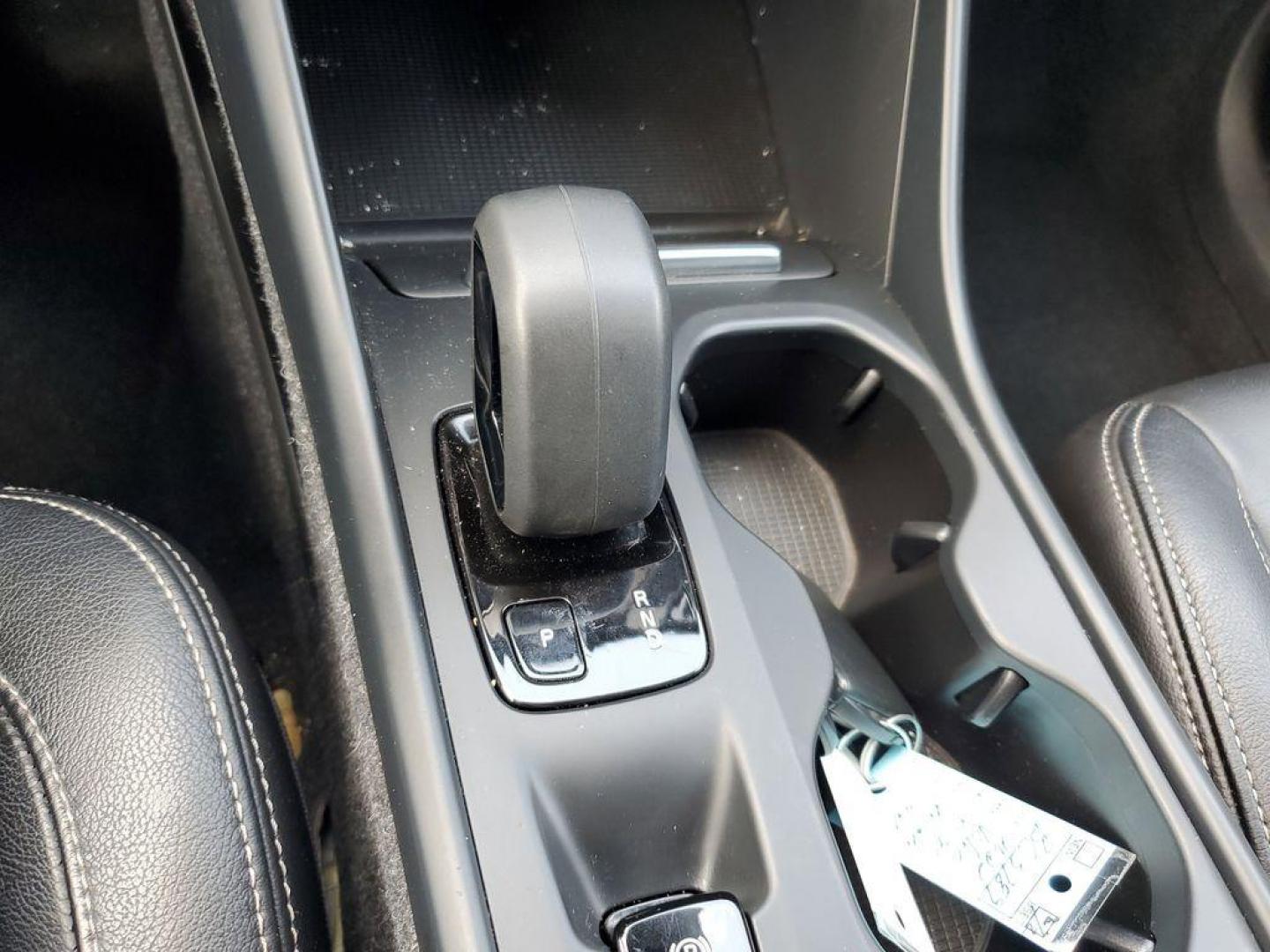2022 Black Stone /Charcoal Volvo XC40 T4 Momentum (YV4AC2HK6N2) with an 2.0L L4 DOHC 16V engine, 8A transmission, located at 234 Columbia Ave, Battle Creek, MI, 49015, (269) 222-0088, 42.298264, -85.192543 - <b>Vehicle Details</b><br>Discover the exceptional blend of style, comfort, and performance with this 2022 Volvo XC40 T4 Momentum, a standout in the compact SUV segment. This well-maintained vehicle comes equipped with a robust 2.0L 4-cylinder engine and all-wheel drive, offering both dynamic perfor - Photo#22