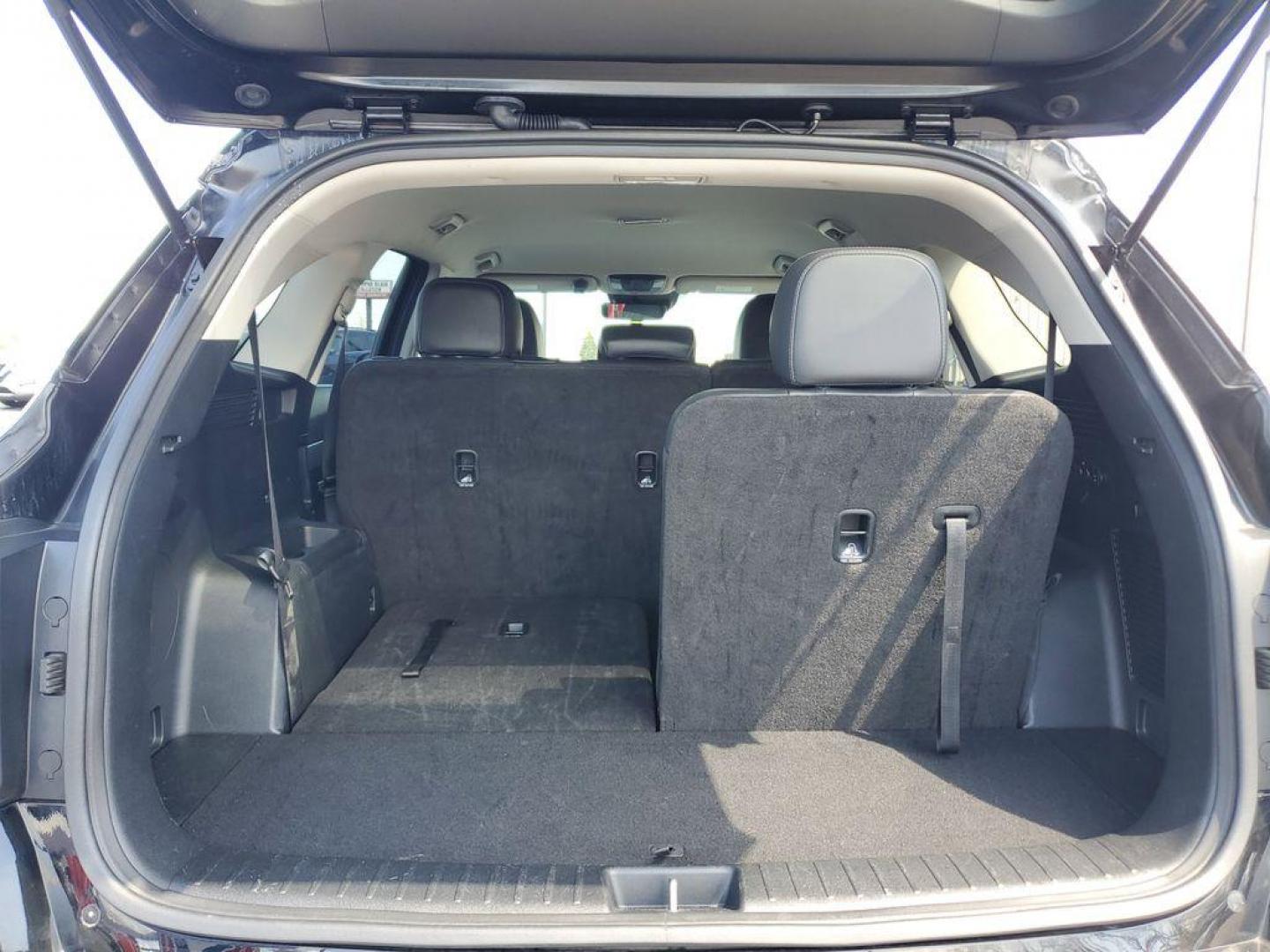 2024 Ebony Black /Black Kia Sorento S AWD (5XYRLDJC6RG) with an 2.5L L4 DOHC 16V engine, 6A transmission, located at 6064 Gull Rd, Kalamazoo, MI, 49048, (269) 222-0088, 42.328388, -85.512924 - Get ready to elevate your driving experience with this stunning 2024 Kia Sorento S, a remarkable SUV that combines style, performance, and advanced technology! With only 22,909 miles on the odometer, this AWD powerhouse is designed to tackle any road with confidence and ease. Under the hood, you'll - Photo#5