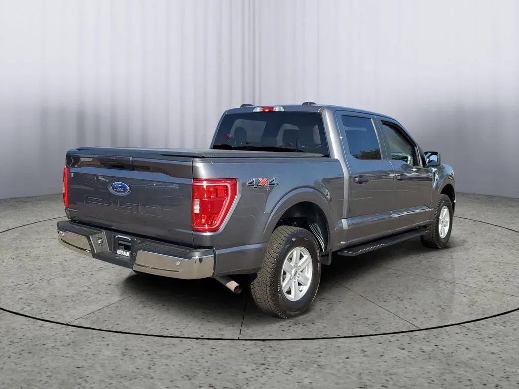 2021 Carbonized Grey Metallic /Black/Medium Dark Slate Ford F-150 XLT (1FTEW1EB3MF) with an V6, 3.3L engine, 10-speed automatic transmission, located at 6064 Gull Rd, Kalamazoo, MI, 49048, (269) 222-0088, 42.328388, -85.512924 - **Unleash Your Adventures with the 2021 Ford F-150 King Ranch SuperCrew!**<br /> <br /> If you're searching for a powerful, reliable, and stylish pickup that fits seamlessly into your adventurous lifestyle, look no further than this stunning 2021 Ford F-150 King Ranch SuperCrew available at AutoMaxx - Photo#2