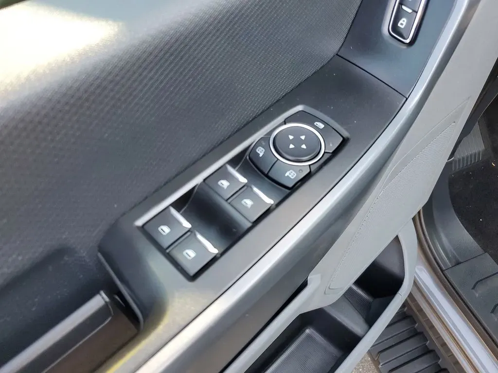 2021 Carbonized Grey Metallic /Black/Medium Dark Slate Ford F-150 XLT (1FTEW1EB3MF) with an V6, 3.3L engine, 10-speed automatic transmission, located at 6064 Gull Rd, Kalamazoo, MI, 49048, (269) 222-0088, 42.328388, -85.512924 - **Unleash Your Adventures with the 2021 Ford F-150 King Ranch SuperCrew!**<br /> <br /> If you're searching for a powerful, reliable, and stylish pickup that fits seamlessly into your adventurous lifestyle, look no further than this stunning 2021 Ford F-150 King Ranch SuperCrew available at AutoMaxx - Photo#8