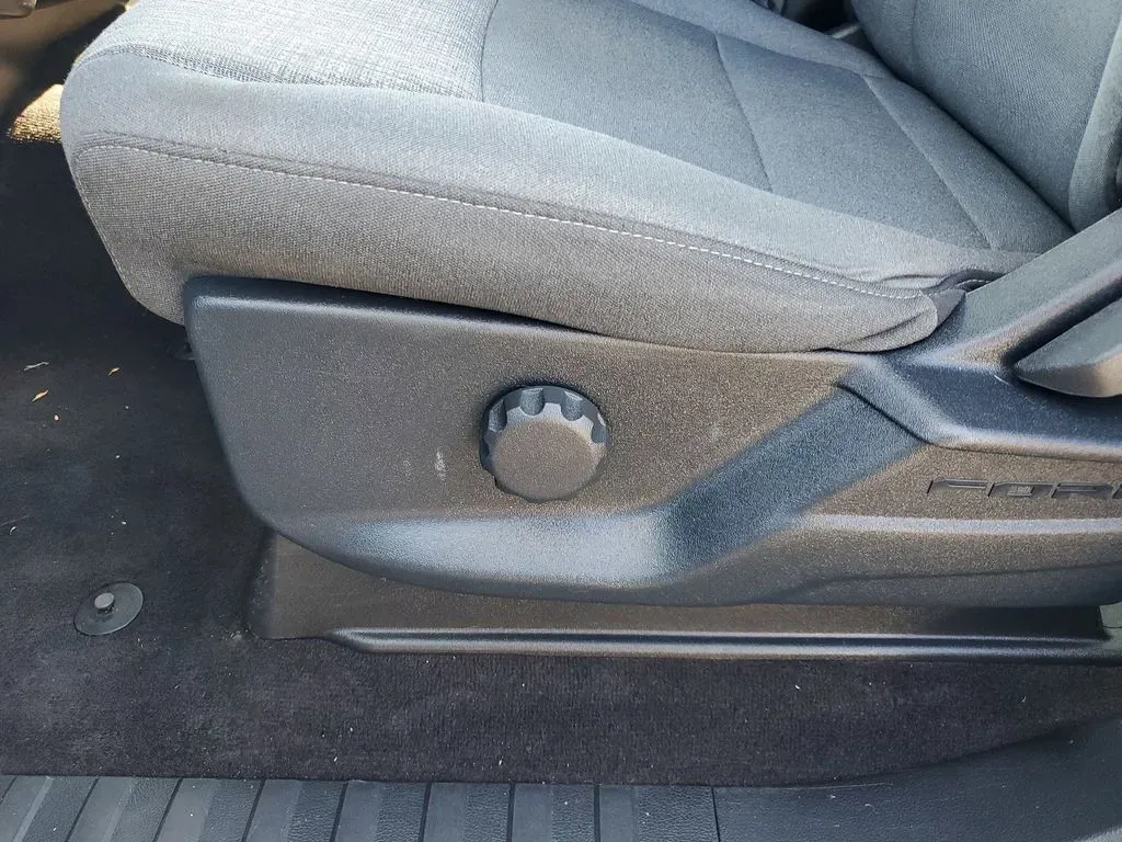 2021 Carbonized Grey Metallic /Black/Medium Dark Slate Ford F-150 XLT (1FTEW1EB3MF) with an V6, 3.3L engine, 10-speed automatic transmission, located at 6064 Gull Rd, Kalamazoo, MI, 49048, (269) 222-0088, 42.328388, -85.512924 - **Unleash Your Adventures with the 2021 Ford F-150 King Ranch SuperCrew!**<br /> <br /> If you're searching for a powerful, reliable, and stylish pickup that fits seamlessly into your adventurous lifestyle, look no further than this stunning 2021 Ford F-150 King Ranch SuperCrew available at AutoMaxx - Photo#10