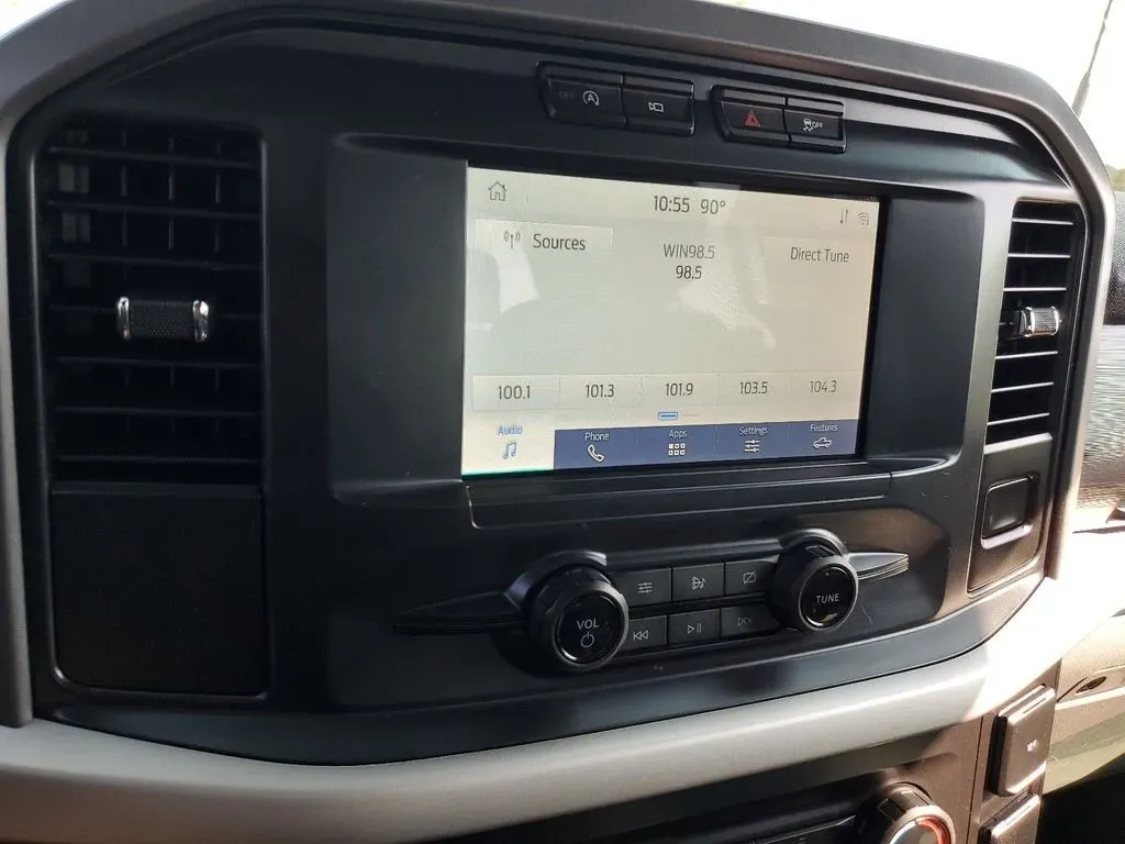 2021 Carbonized Grey Metallic /Black/Medium Dark Slate Ford F-150 XLT (1FTEW1EB3MF) with an V6, 3.3L engine, 10-speed automatic transmission, located at 6064 Gull Rd, Kalamazoo, MI, 49048, (269) 222-0088, 42.328388, -85.512924 - **Unleash Your Adventures with the 2021 Ford F-150 King Ranch SuperCrew!**<br /> <br /> If you're searching for a powerful, reliable, and stylish pickup that fits seamlessly into your adventurous lifestyle, look no further than this stunning 2021 Ford F-150 King Ranch SuperCrew available at AutoMaxx - Photo#18