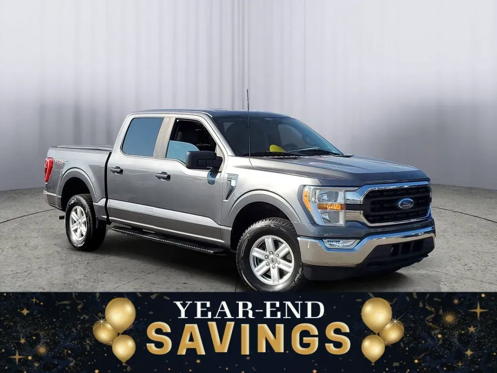 2021 Carbonized Grey Metallic /Black/Medium Dark Slate Ford F-150 XLT (1FTEW1EB3MF) with an V6, 3.3L engine, 10-speed automatic transmission, located at 6064 Gull Rd, Kalamazoo, MI, 49048, (269) 222-0088, 42.328388, -85.512924 - **Unleash Your Adventures with the 2021 Ford F-150 King Ranch SuperCrew!**<br /> <br /> If you're searching for a powerful, reliable, and stylish pickup that fits seamlessly into your adventurous lifestyle, look no further than this stunning 2021 Ford F-150 King Ranch SuperCrew available at AutoMaxx - Photo#0
