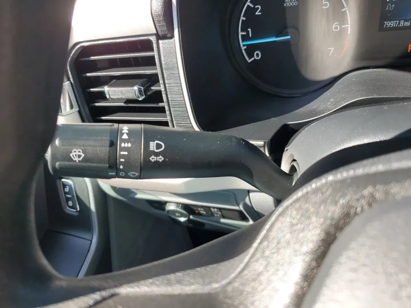 2021 Oxford White /Black/Medium Dark Slate Ford F-150 XLT (1FTFW1E83MF) with an V6, 3.5L engine, 10-speed automatic transmission, located at 6064 Gull Rd, Kalamazoo, MI, 49048, (269) 222-0088, 42.328388, -85.512924 - <b>Vehicle Details</b><br>Discover the power and sophistication of this 2021 Ford F-150 XLT, a true embodiment of strength and style! This exceptional truck, equipped with a robust V6, 3.5L engine, and 4WD, promises an exhilarating driving experience, whether you're conquering rugged terrains or cru - Photo#15